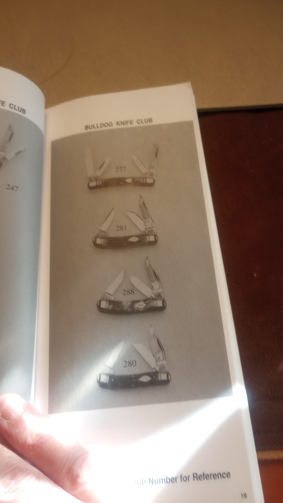 POCKET KNIFE TRADERS PRICE GUIDE Volume 1 1993 Edition – Jim Parker – 328 Pages
