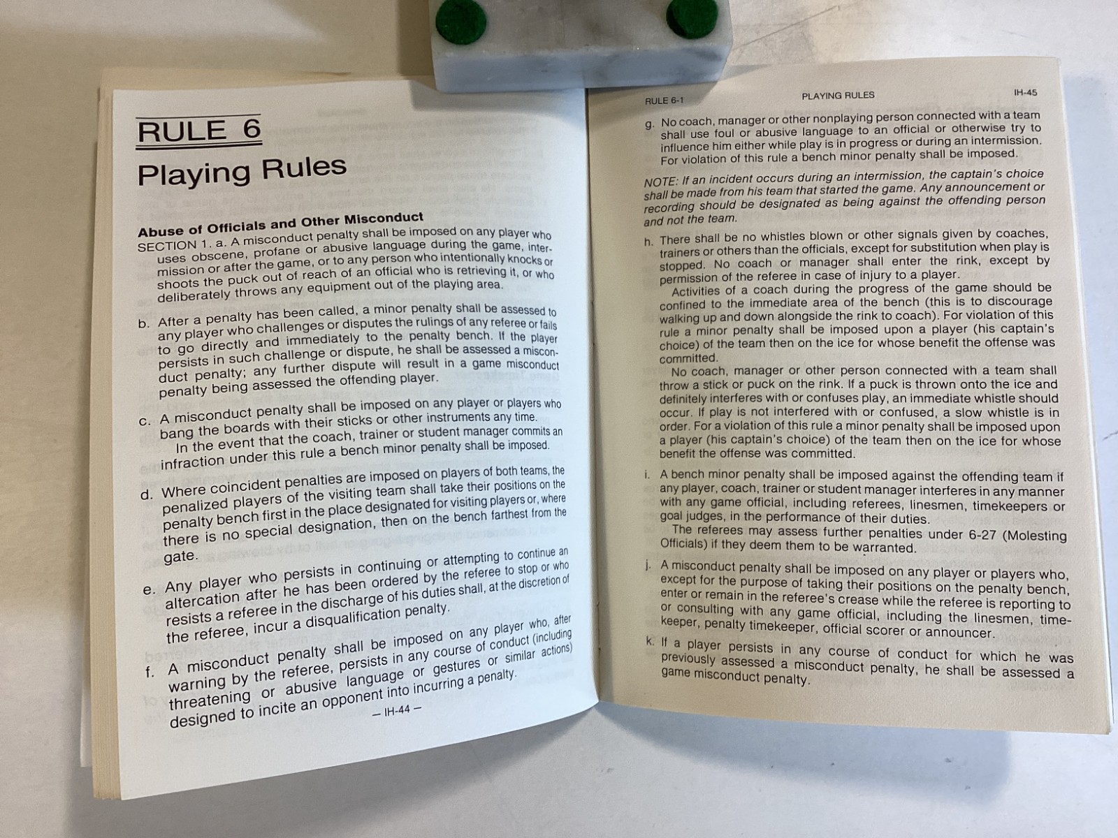 1984 NCAA Men’s Ice Hockey Rules and Interpretations – 97 Pages – Free Shipping
