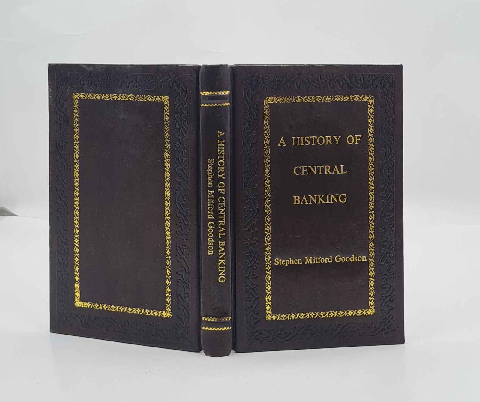 A History Of Central Banking And The Enslavement Of Mank [Premium Leather Bound]