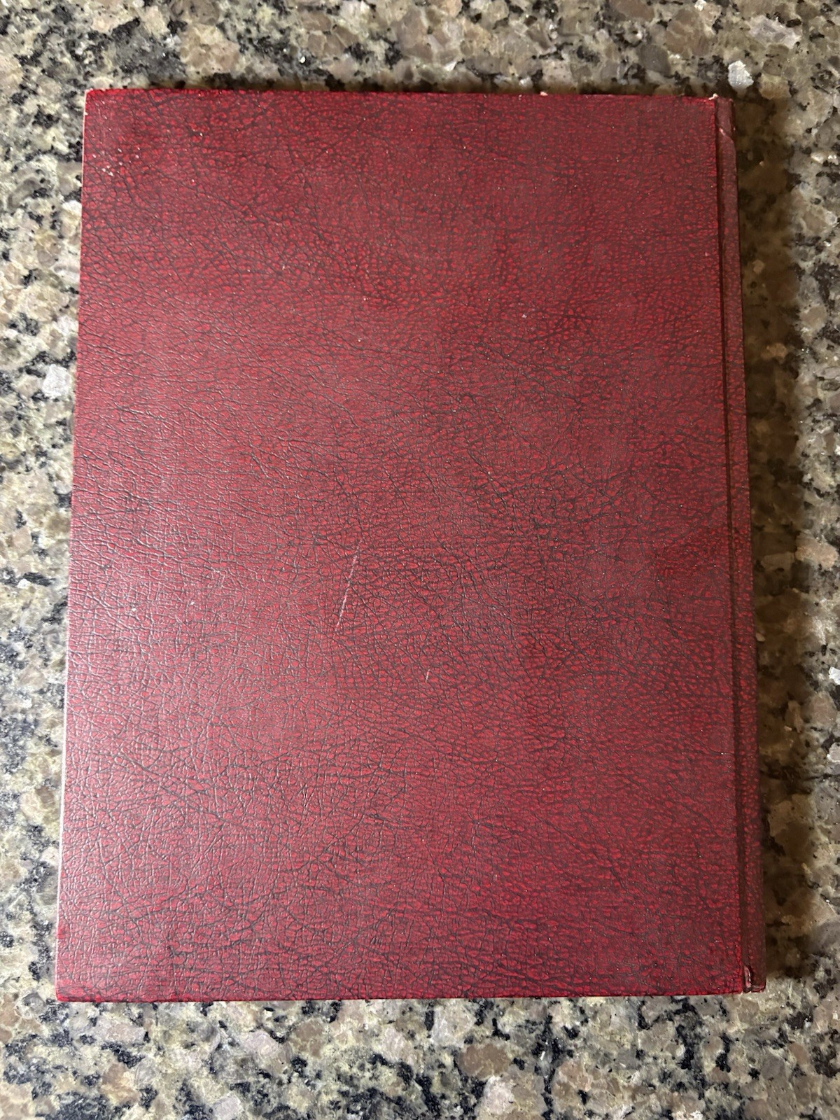 BRUCE LEE 1940-1973 – Circa 1974. READ DESCRIPTION ABOUT BONUS PAGES (ERRORS)!!