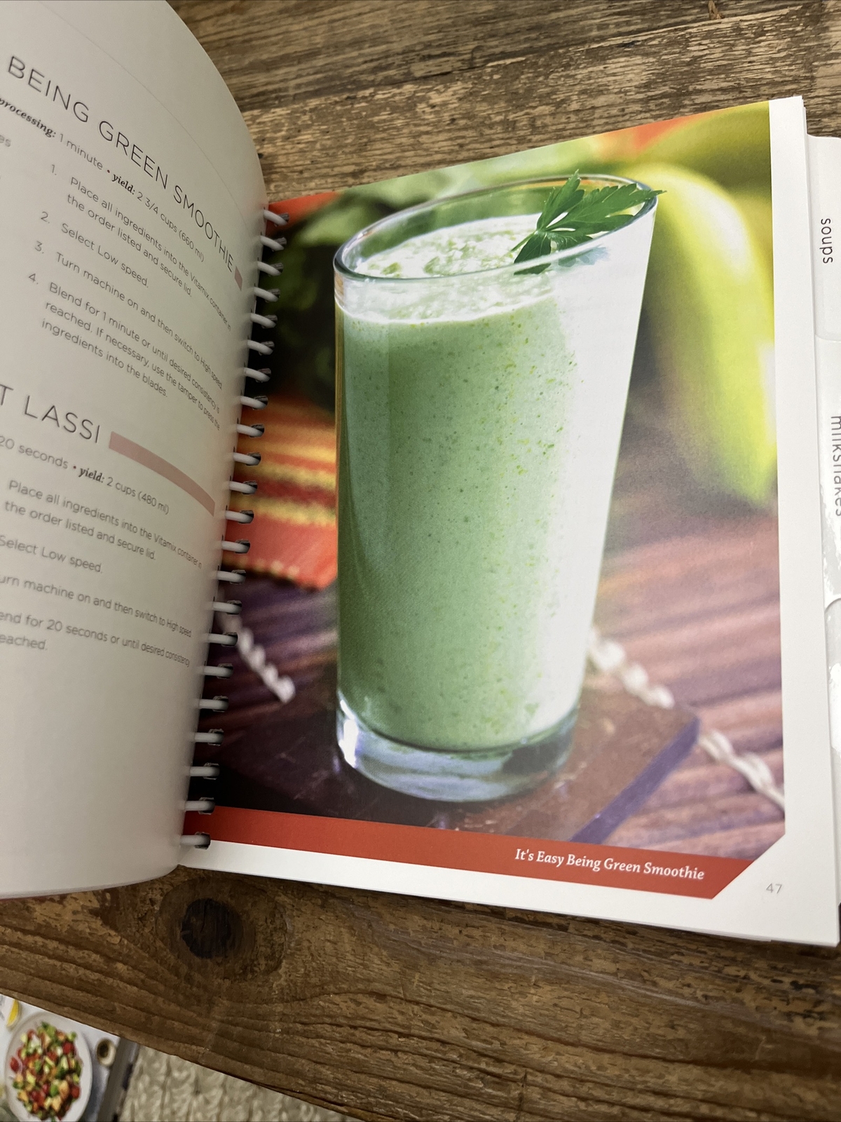 Vitamix CREATIONS Recipe Book 2012 372 Pages Cocktails Milkshakes Soups Breads