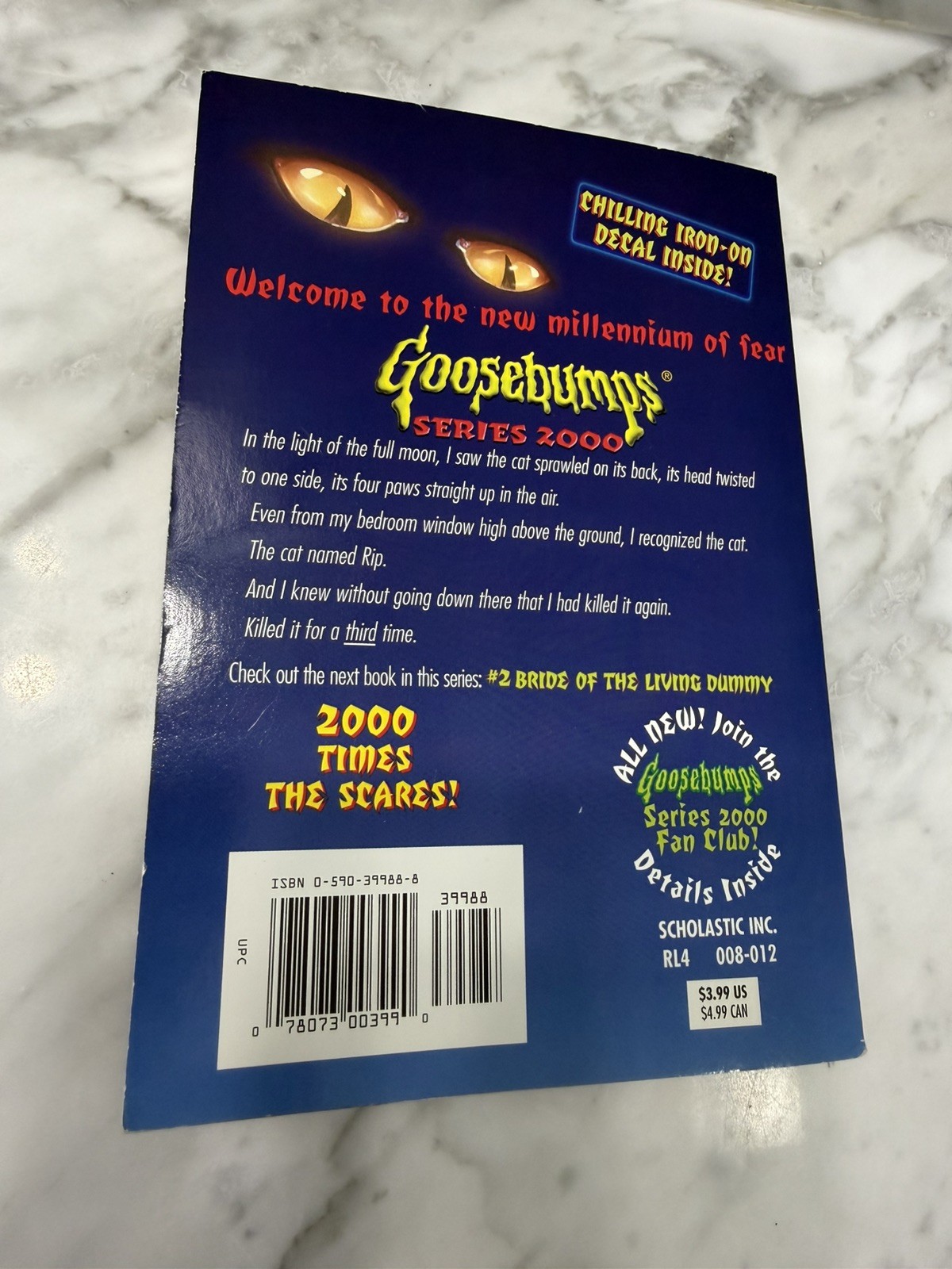 w/ DECAL INSERT 1st Print #1 Cry of the Cat Goosebumps Series 2000 Book RL Stine