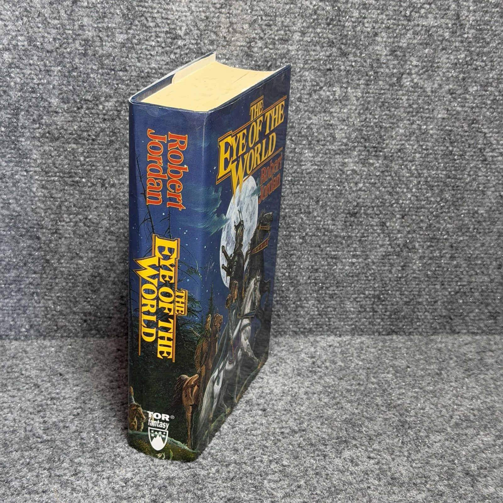 The Eye of the World by Robert Jordan Book Club Edition Vintage Hardback (1990)