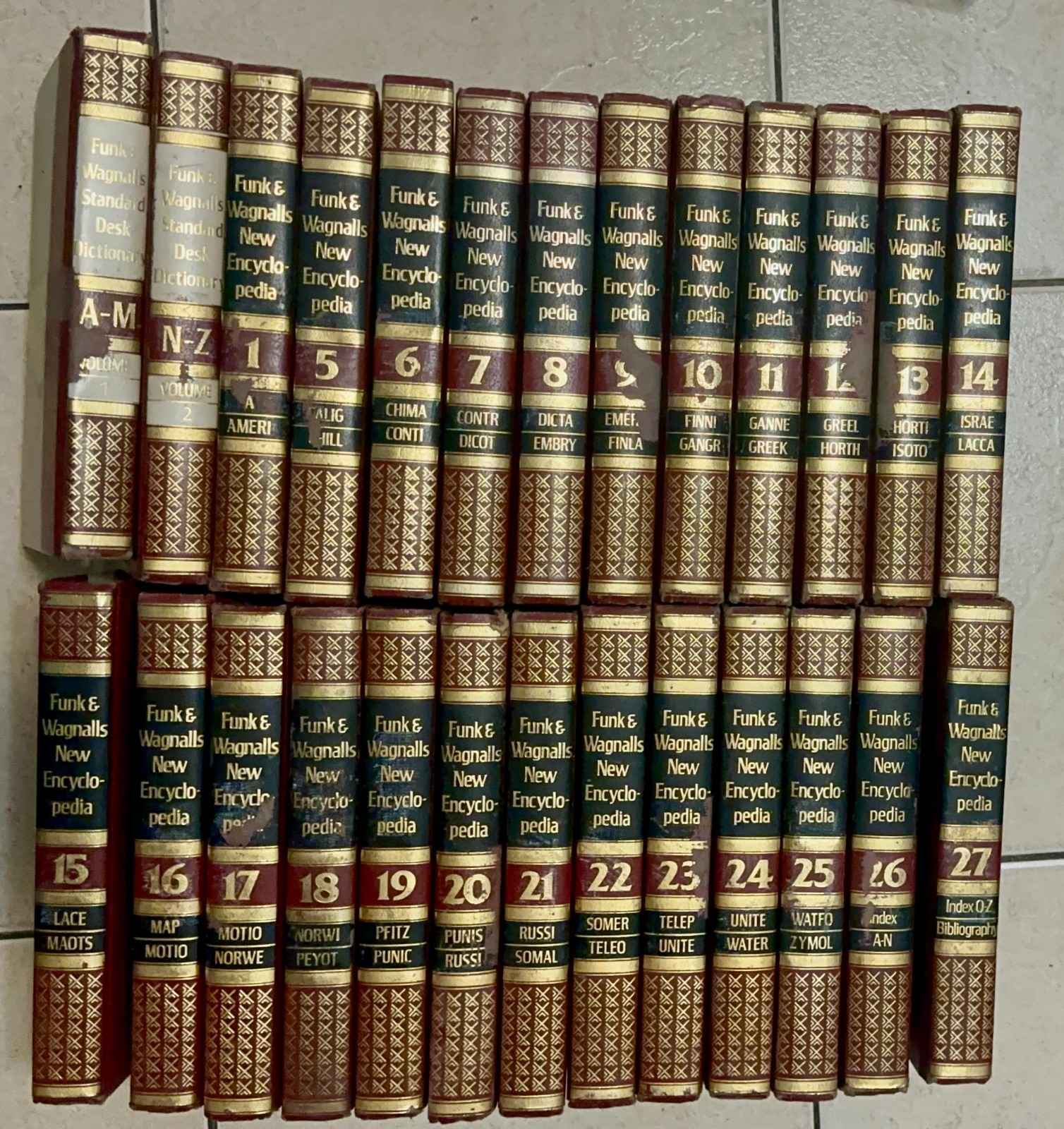 Funk And Wagnalls 1971 New Encyclopedia Set 26 books missing 2,3, & 4