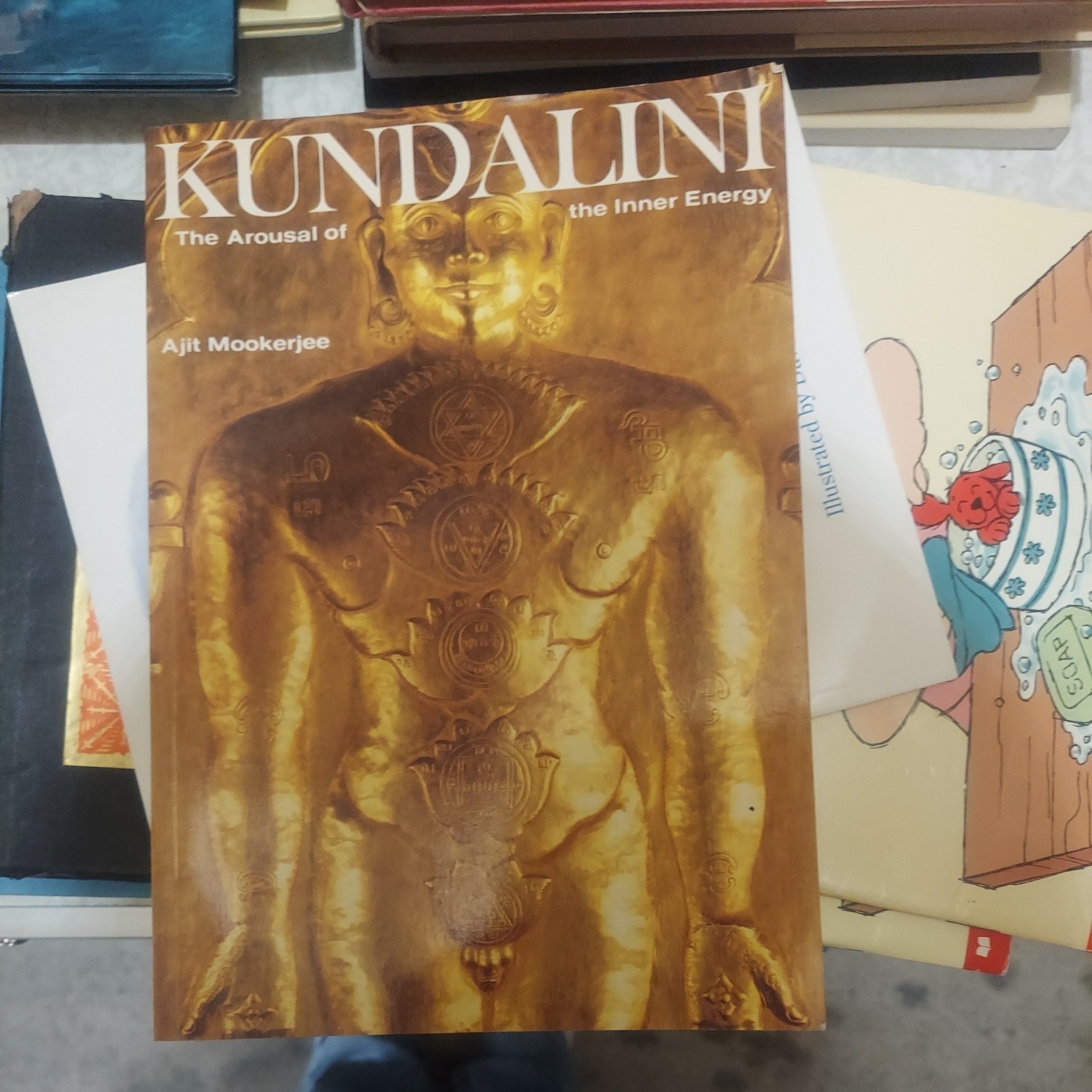 Kundalini: The Arousal of the Inner Energy by Mookerjee, Ajit