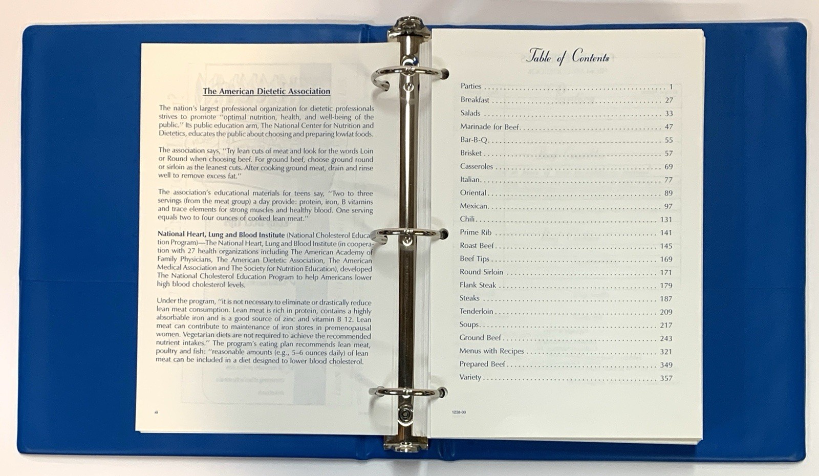 Classic Cuisine Cattlewomen Association Cookbook 390 Pages 2000 3-Ring Binding