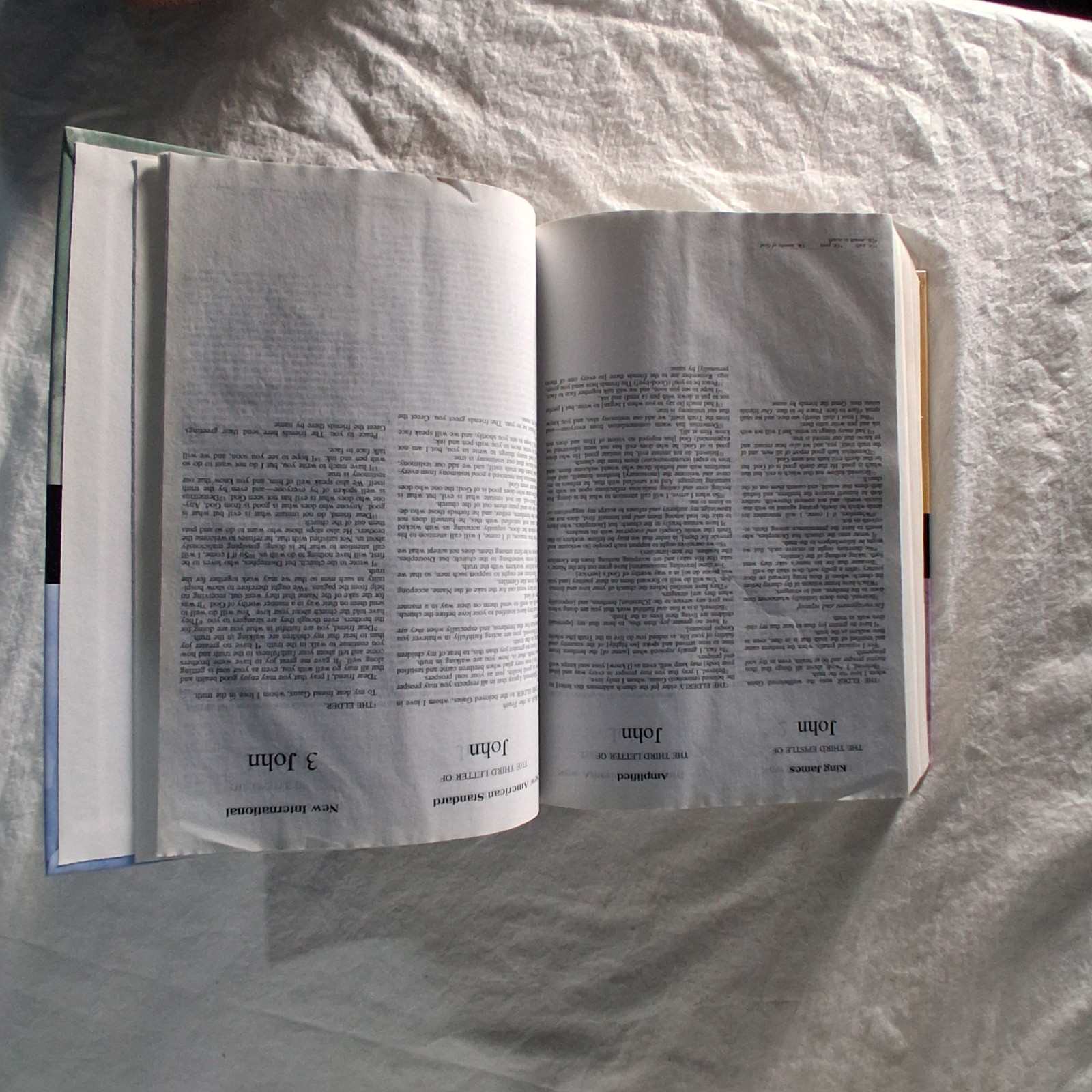 Comparative Study Bible by Zondervan Staff – 1999- Hardcover Revised edition