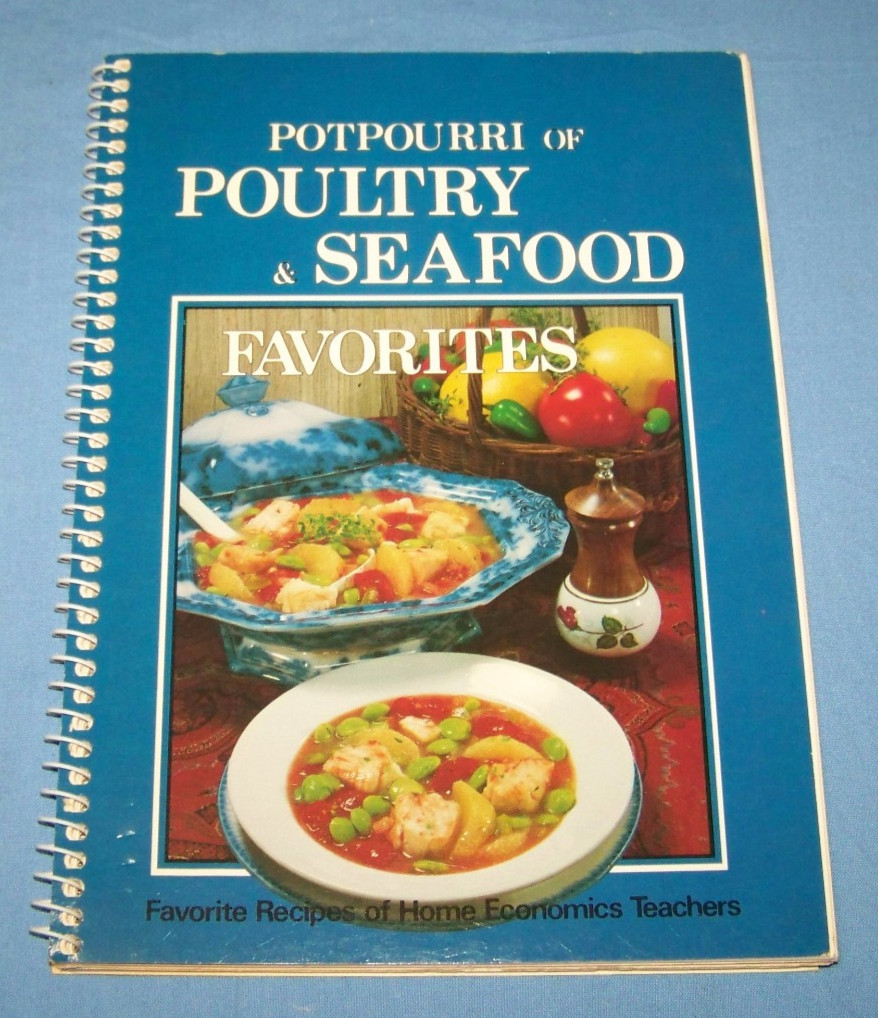 Vtg Set Of 4 CookBook Collectibles. Favorite Recipes Press 1985
