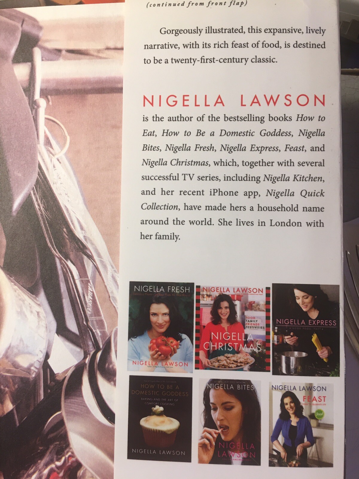 NIGELLA KITCHEN: RECIPES FROM THE HEART OF THE HOME Hardbound Cookbook 487 pages
