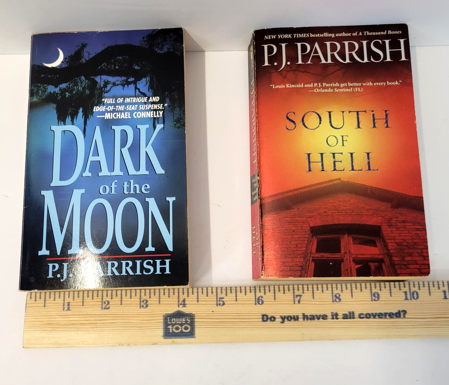 Dark Of The Moon & South Of Hell P.J. Parrish 2 Mass Market PB Lot Crime Mystery