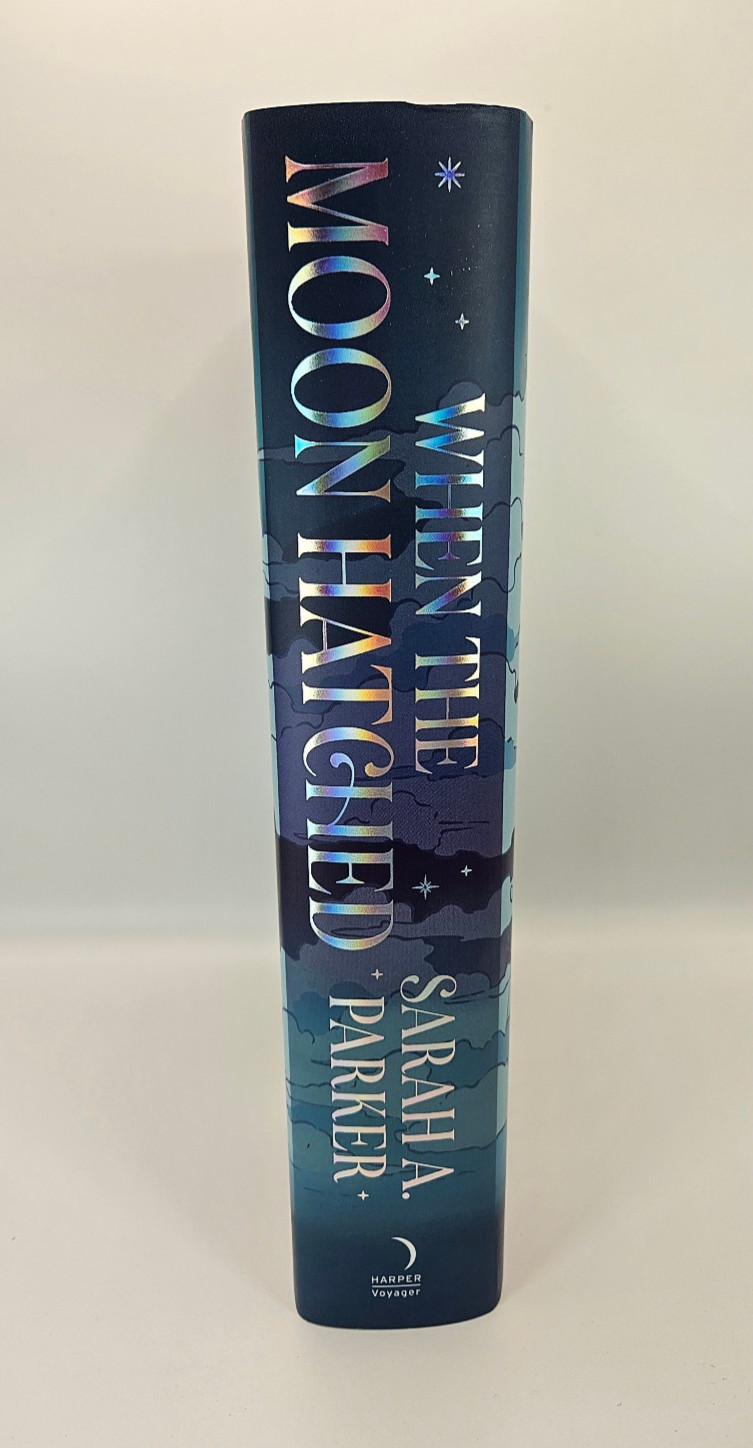 {Signed} When The Moon Hatched – Sarah A Parker {Fairyloot} + {Owlcrate Tote}