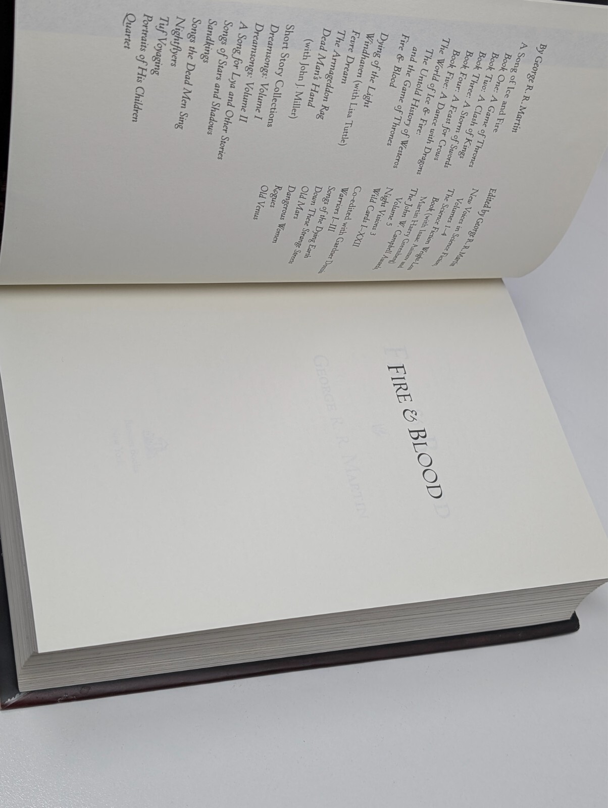 George R.R. Martin – Fire & Blood 1st Ed 1st Printing US Edition, HC, VG