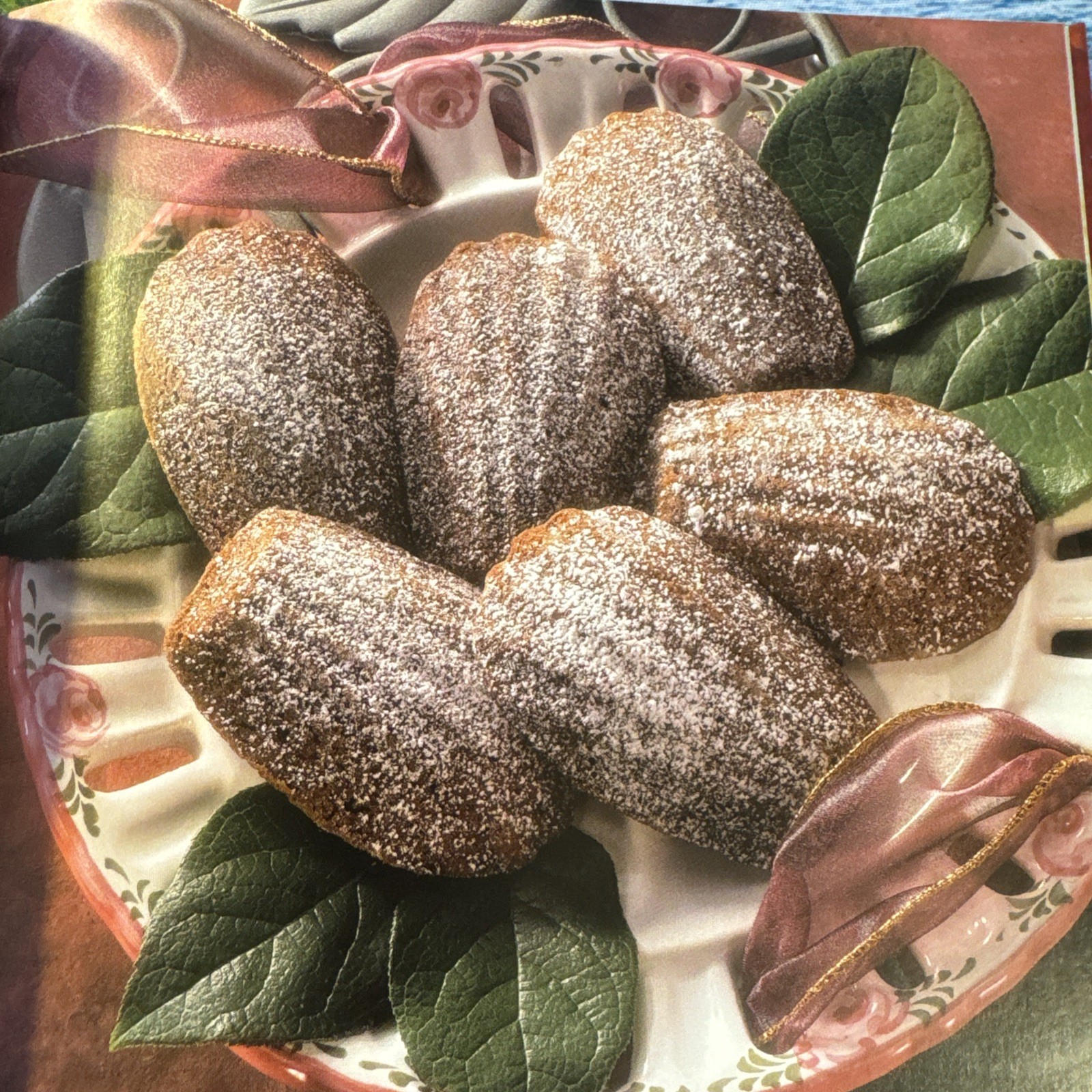 Classic Christmas Cookies: Dozens of Classic Recipes Hardback Book 77 pages