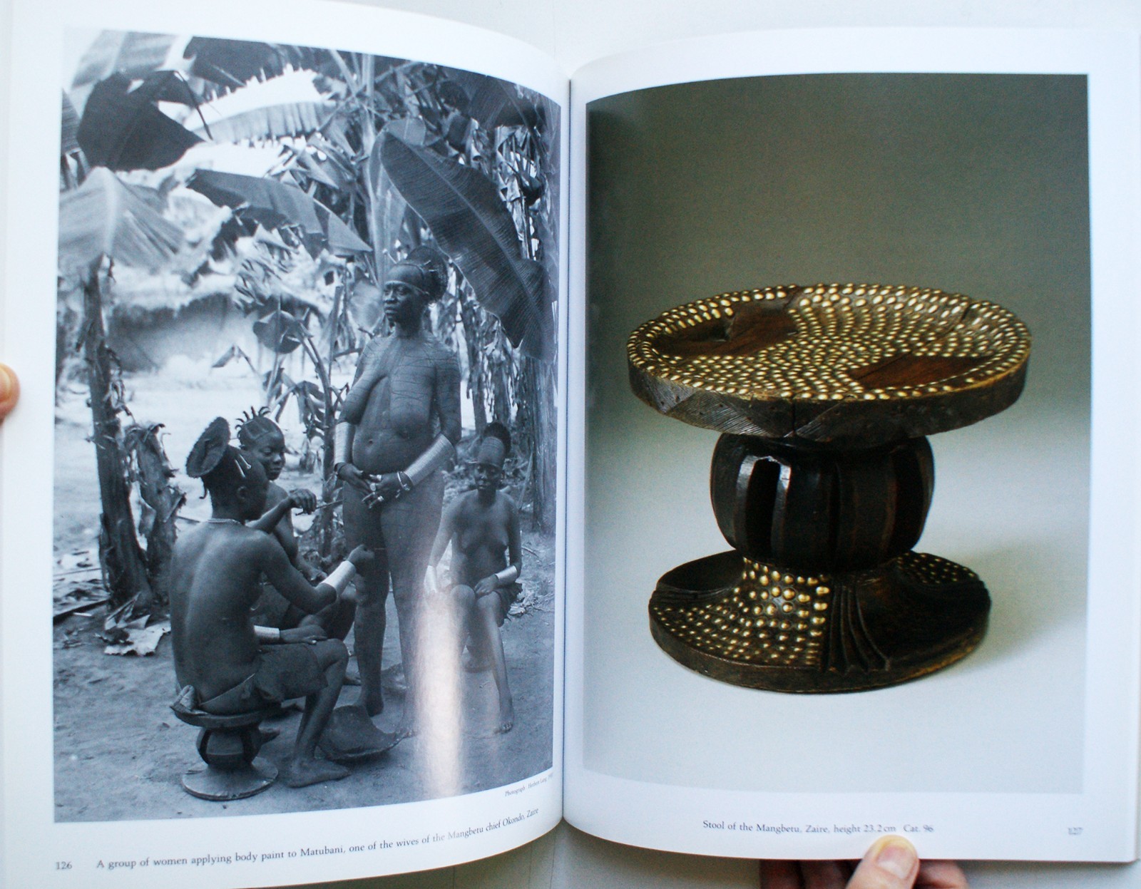 AFRICAN SEATS by Bocola , Schneebeli 2004 PB Prestel Verlag [361]