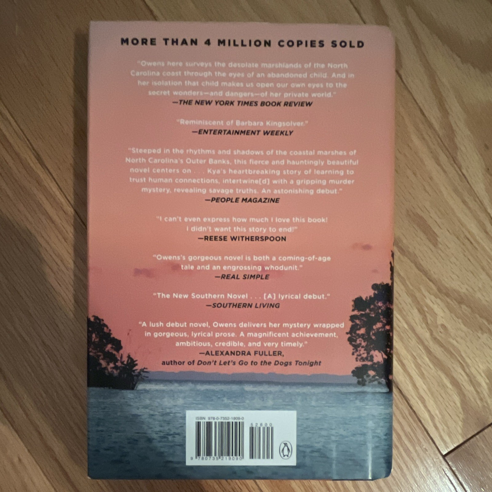 Delia Owens Where the Crawdads Sing Reese’s Book Club PB English (2018)