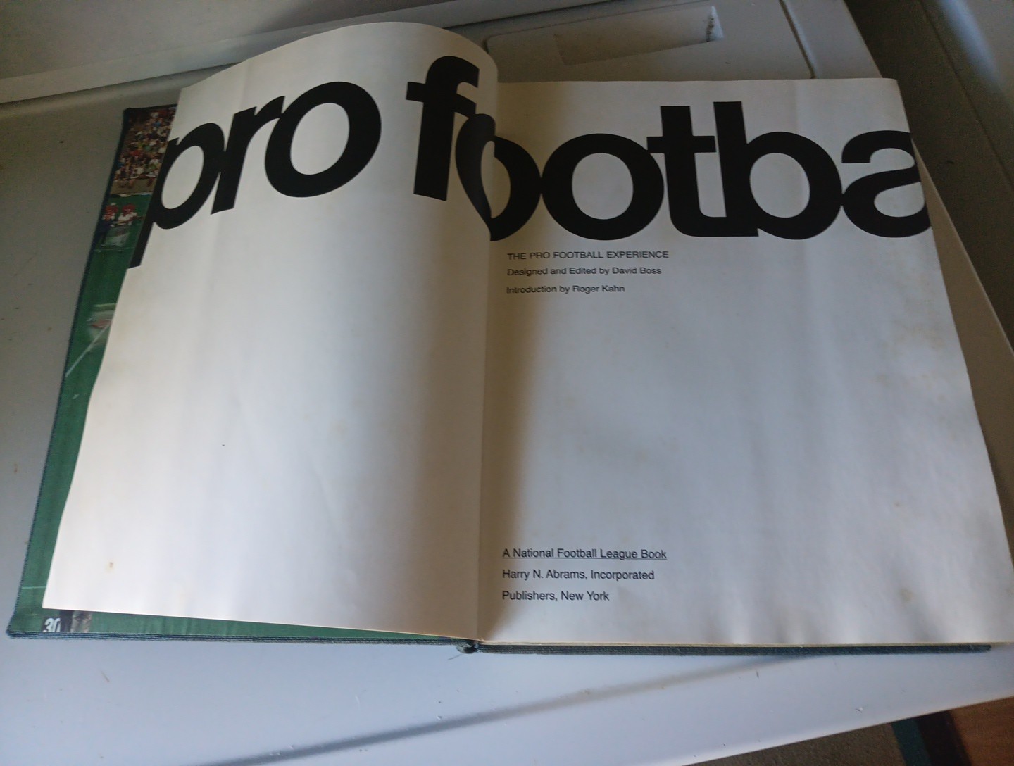 THE PRO FOOTBALL EXPERIENCE David BOSS 10.5 x 14 x 1.5 in Hardcover Coffee Table