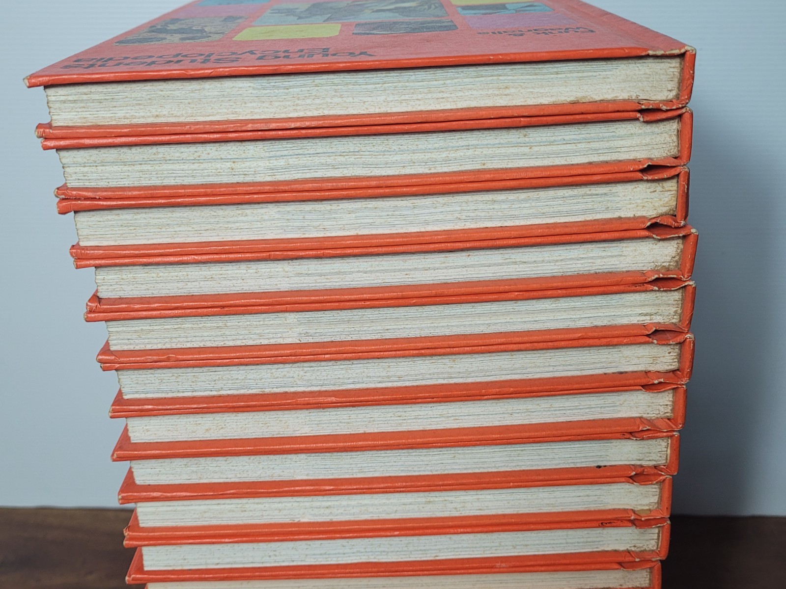 YOUNG STUDENTS ENCYCLOPEDIA (20 VOLUME SET) BY Funk & Wagnalls HARDCOVER 1972/73