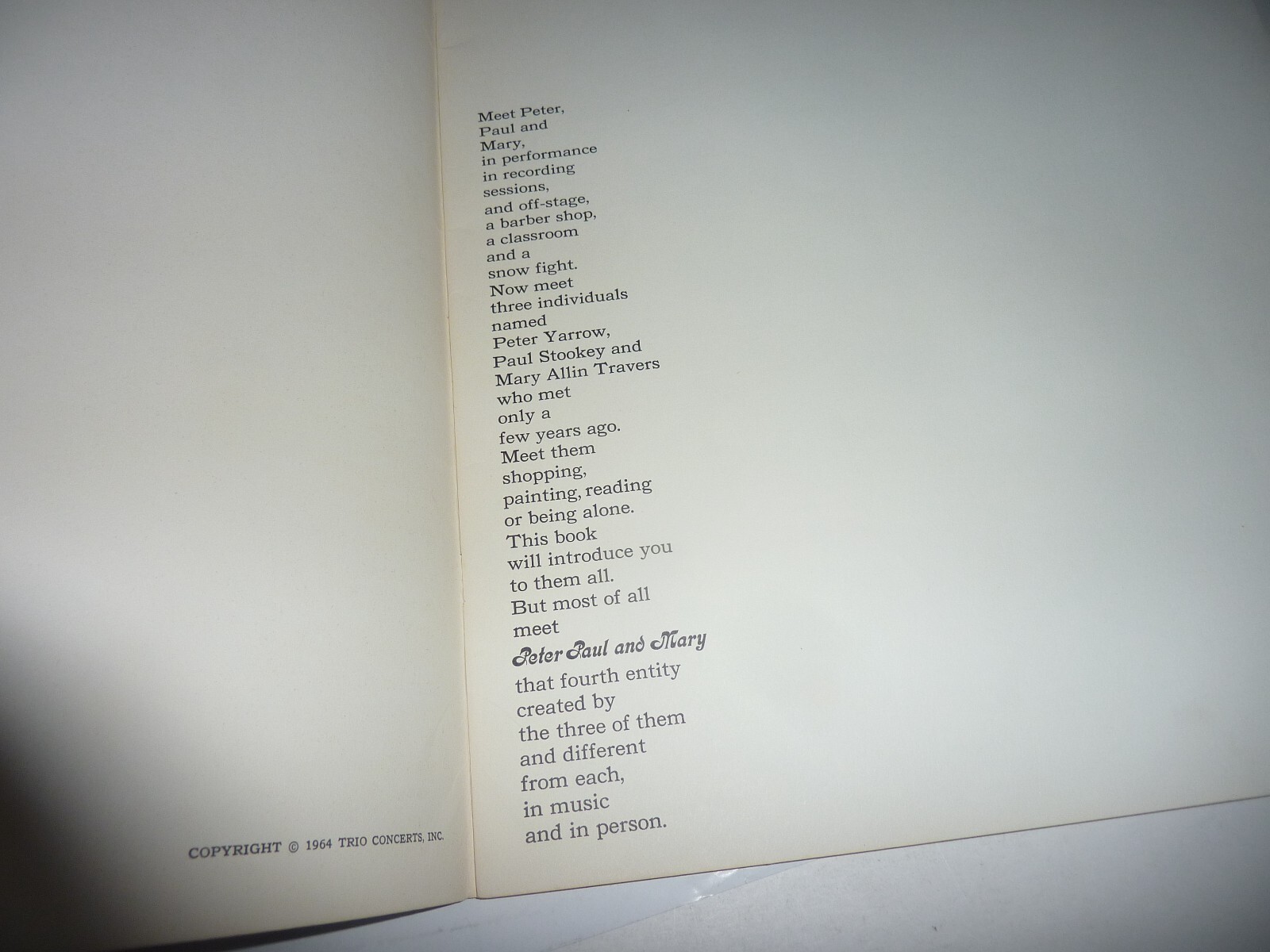 Peter, Paul And Mary Paperback Book 1964 Photos History 13″ X 10″ 32 Pages Good