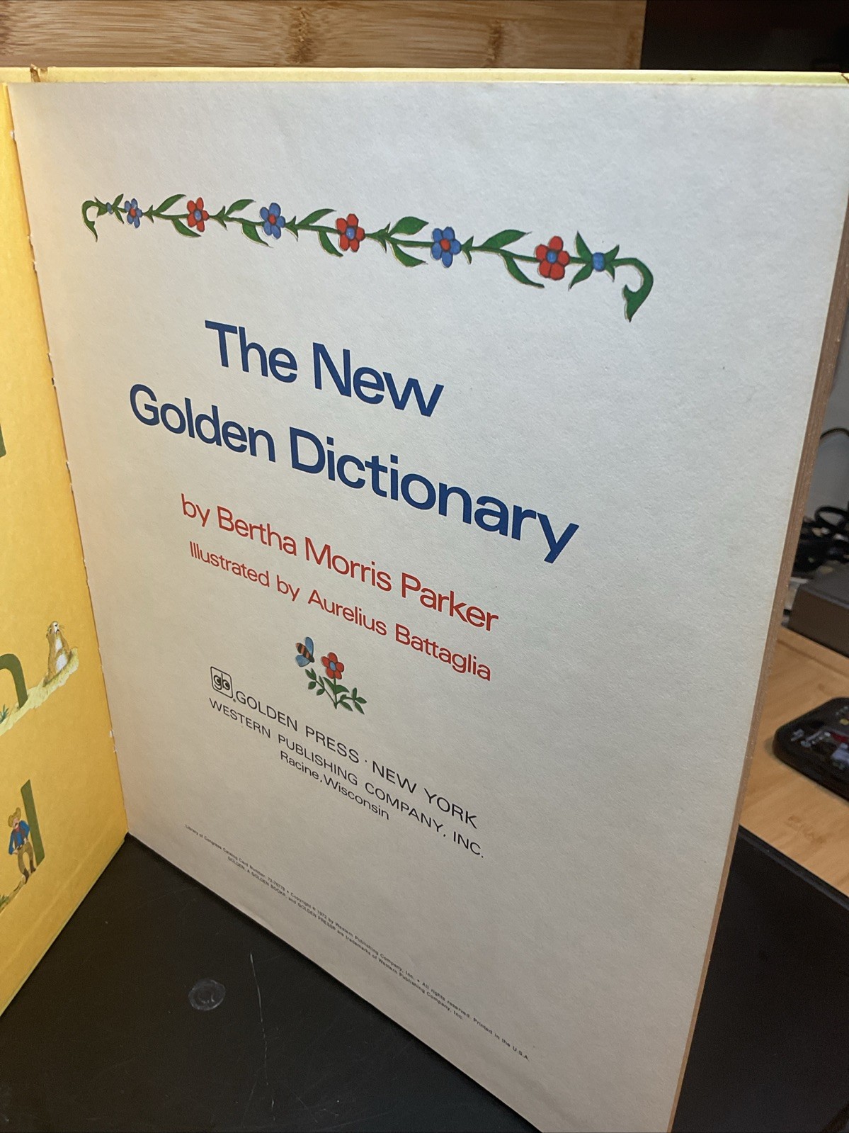 1972 The New Golden Dictionary Golden Book 10.5″x12″