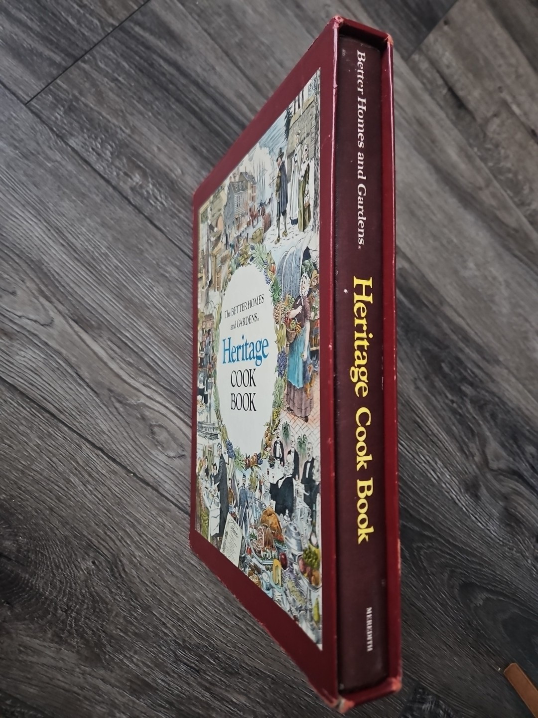 Heritage Cook Book Better Homes and Gardens 1975 Hardcover + Slipcover Gold Page