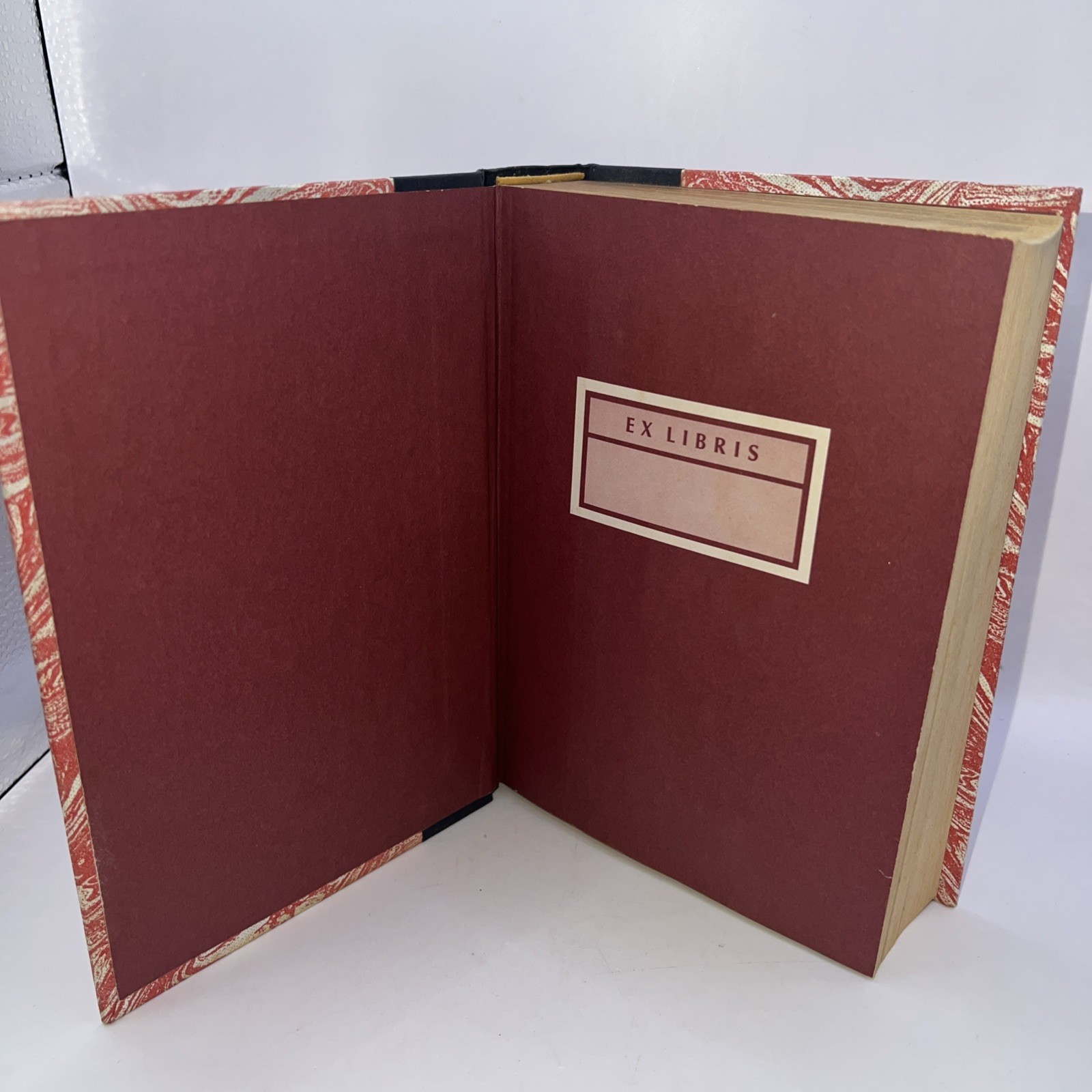 Vintage Readers Digest Condensed Books Lot Of 2 Shelf Decor Colorful 1975 1988