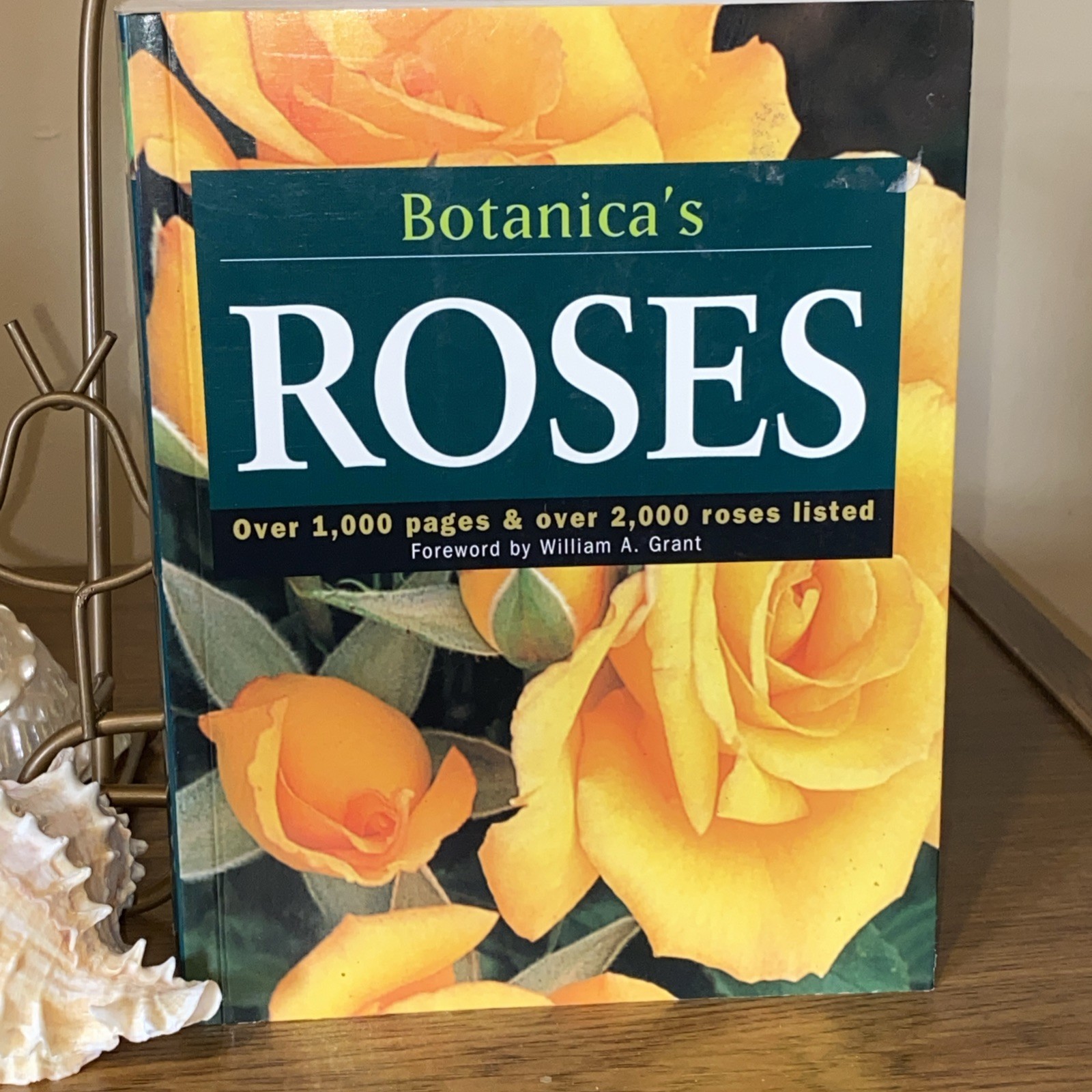 Botanica’s Pocket Roses (Botanica’s Pockets) – Paperback, by Page Susan – Good