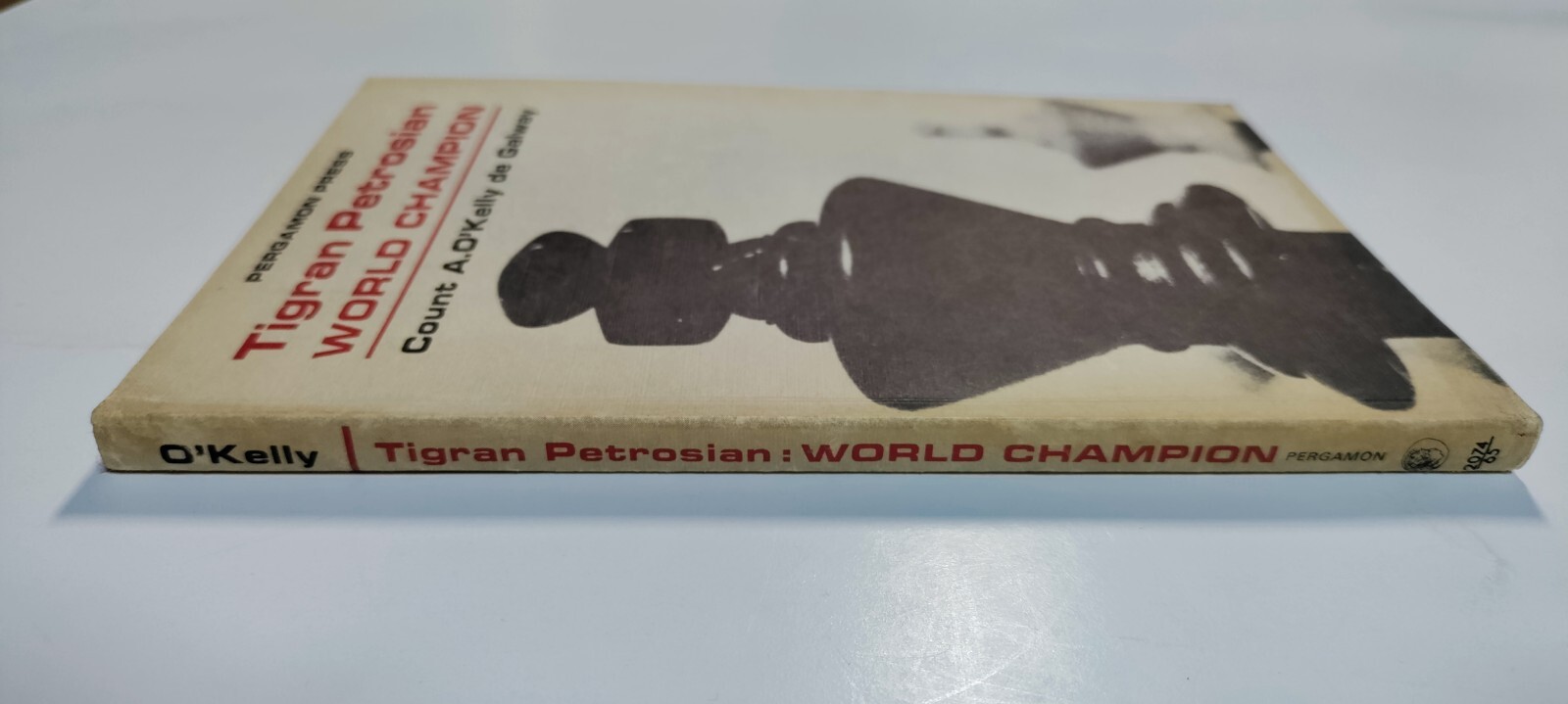 Count de Galway – TIGRAN PETROSIAN – WORLD CHAMPION – 1st Ed. – London, 1965