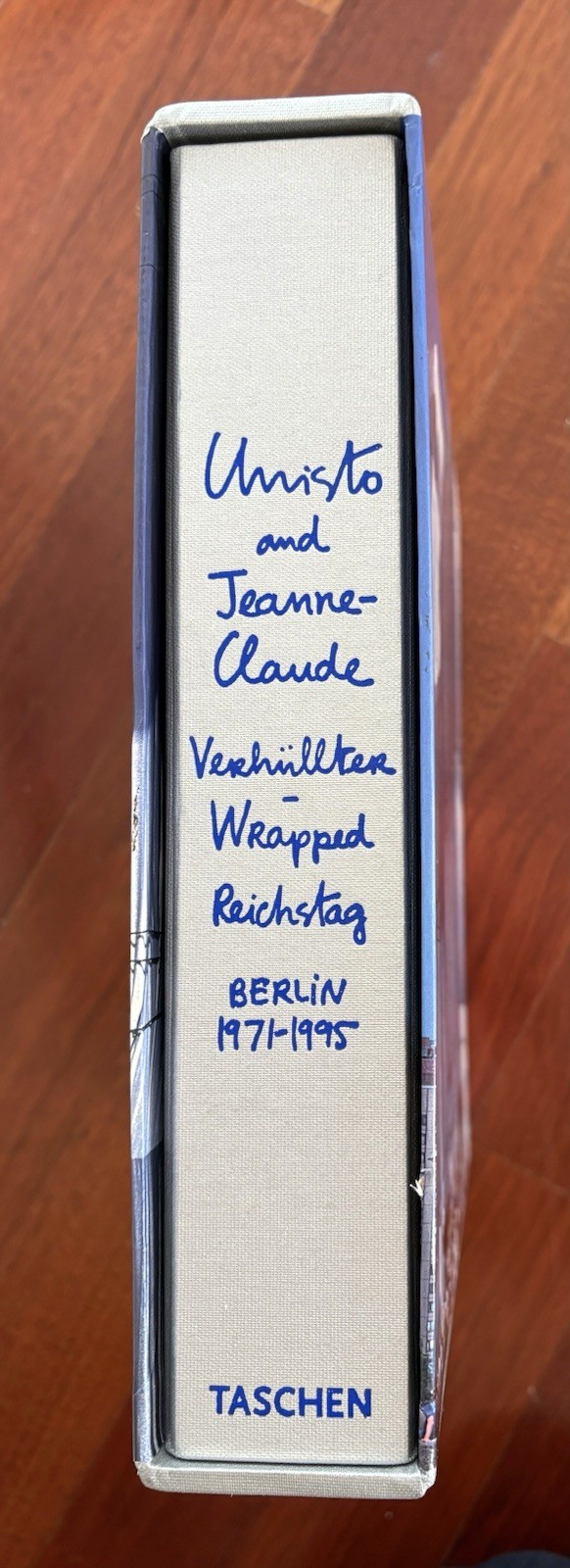 Christo and Jeanne Claude – Wrapped Reichstag, Hardcover #4306 Signed Like new