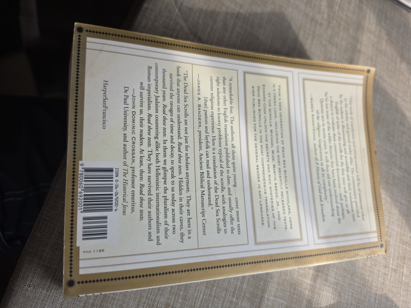 The Dead Sea Scrolls: A New Translation Paperback Michael Wise Martin Abegg Jr.