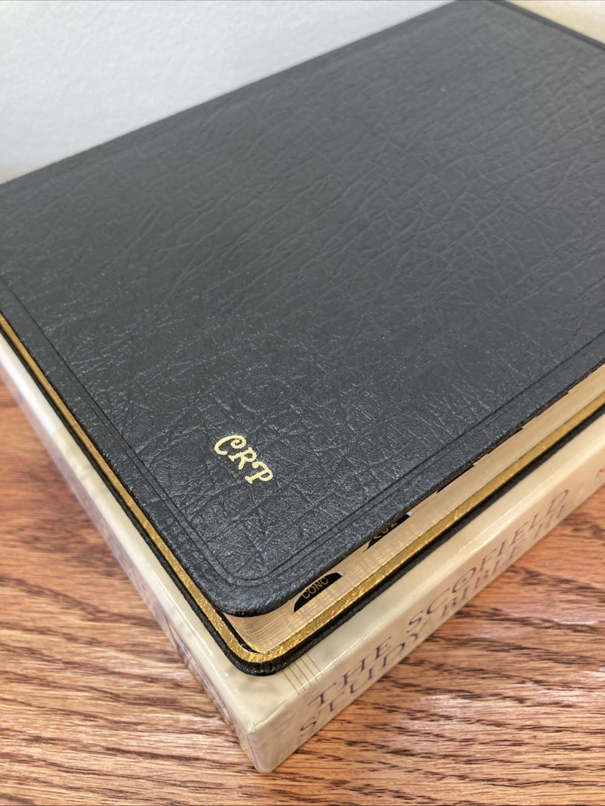 NIV 1984 Scofield Study Bible | Black Genuine Leather | Thumb-Indexed