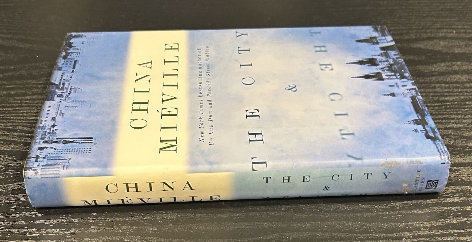 China Miéville The City & The City Hardcover 2009 Del Rey Dust Jacket