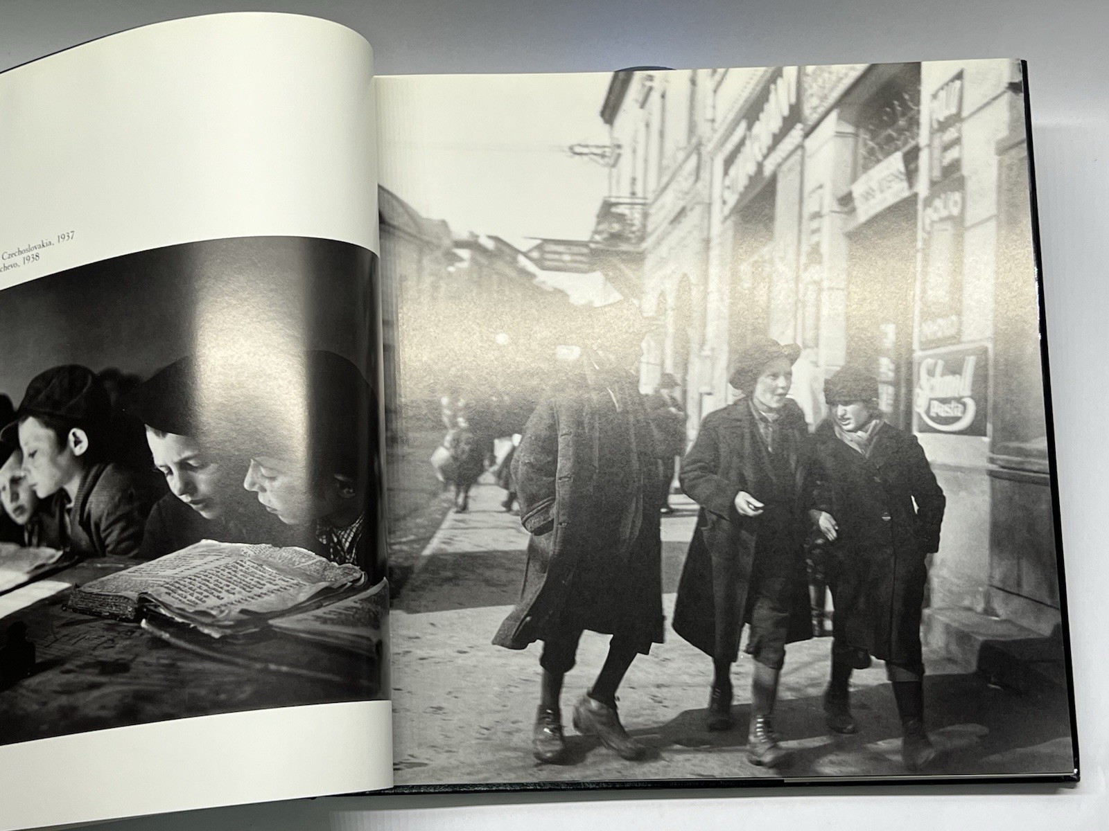 A Vanished World Roman Vishniac 1984 1st Ed HC Farrar, Straus & Giroux