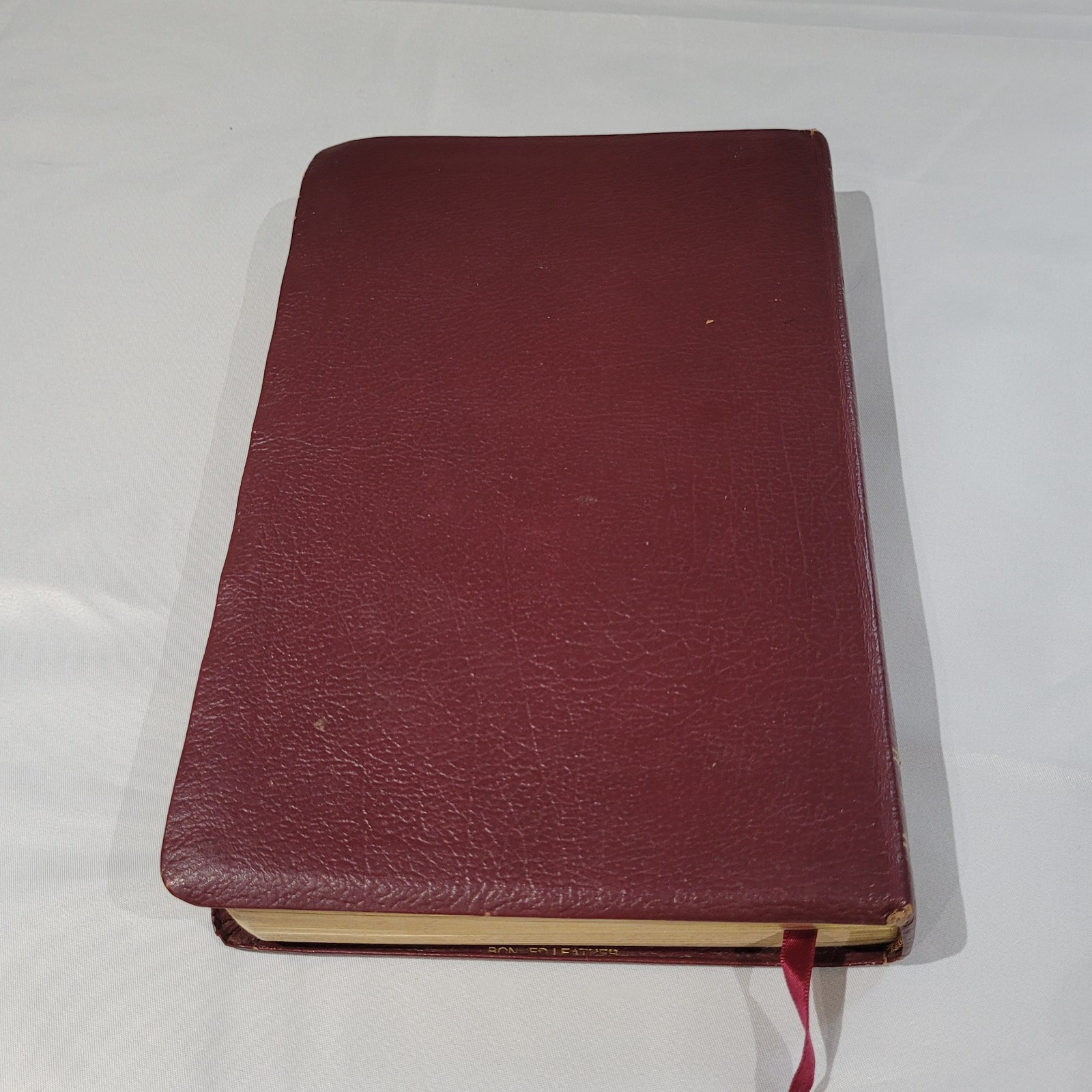 Tyndale THE LIVING BIBLE Reference Ed. Paraphrased Red Leather Bound – Nice!