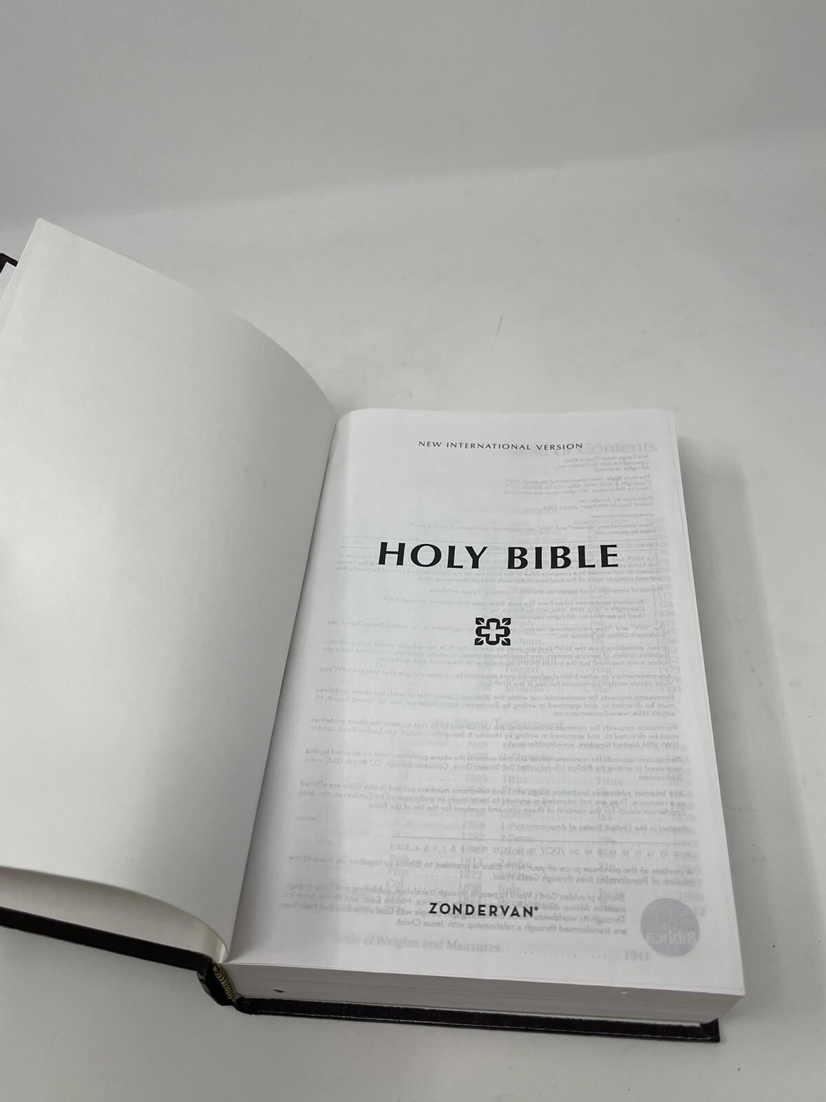 Holy Bible Large Type by Zondervan Staff 2011, Hardcover / large print Pew