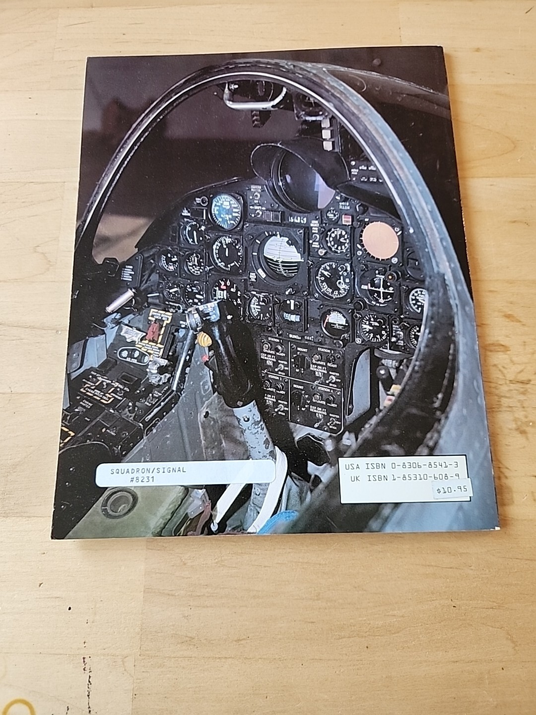 D&S Vol #31 F-8 Crusader DETAIL & SCALE By Bert Kinzey