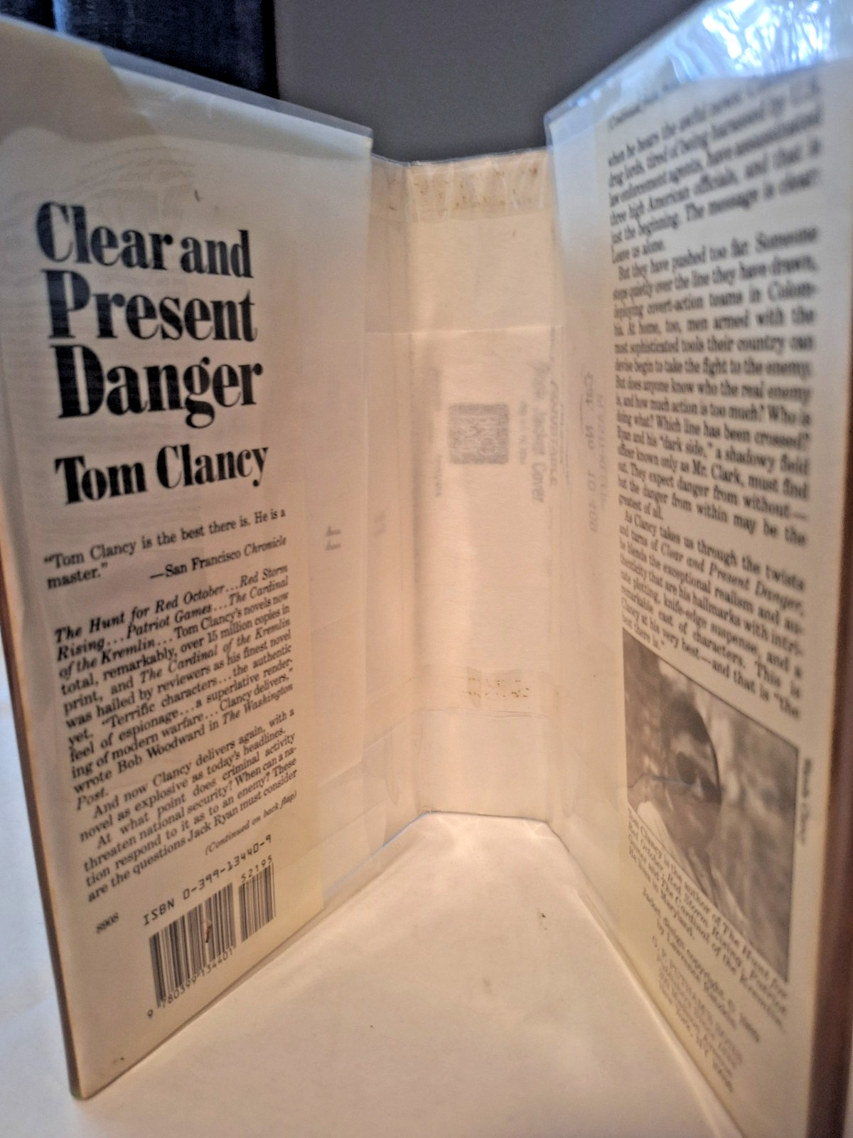 CLEAR and PRESENT DANGER By TOM CLANCY 1ST EDITION DJ A GOOD BOOK