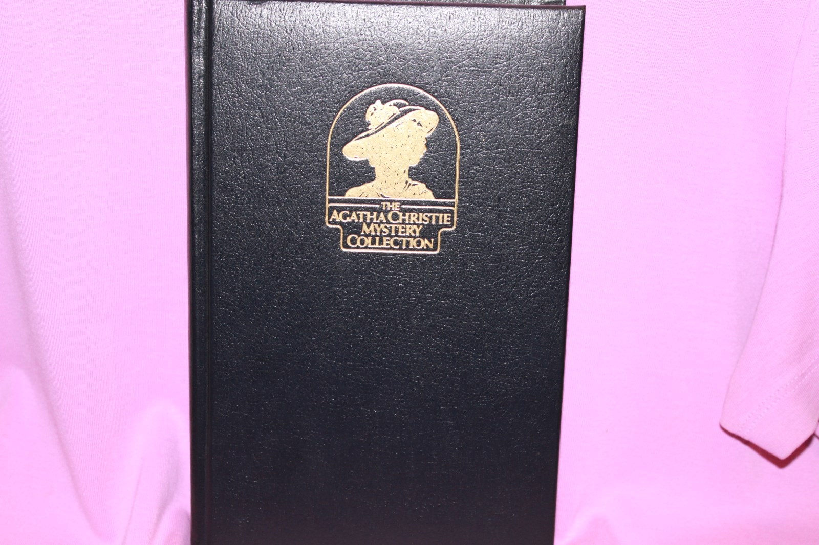 THE AGATHA CHRISTIE MYSTERY COLLECTION ( A HOLIDAY FOR MURDER )