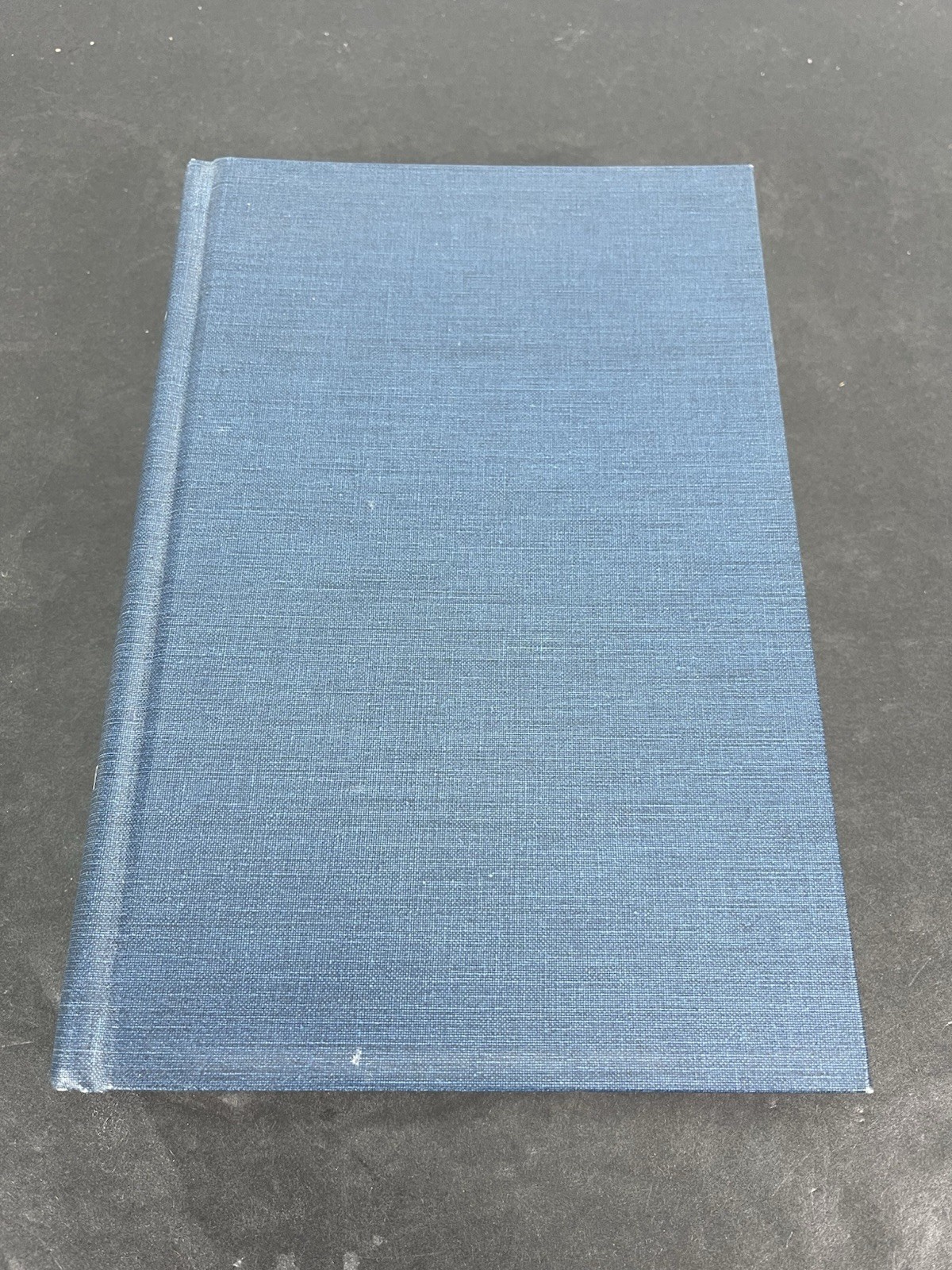 A Farewell to Arms. By Ernest Hemingway – 1998 – Hardcover, Dust Jacket