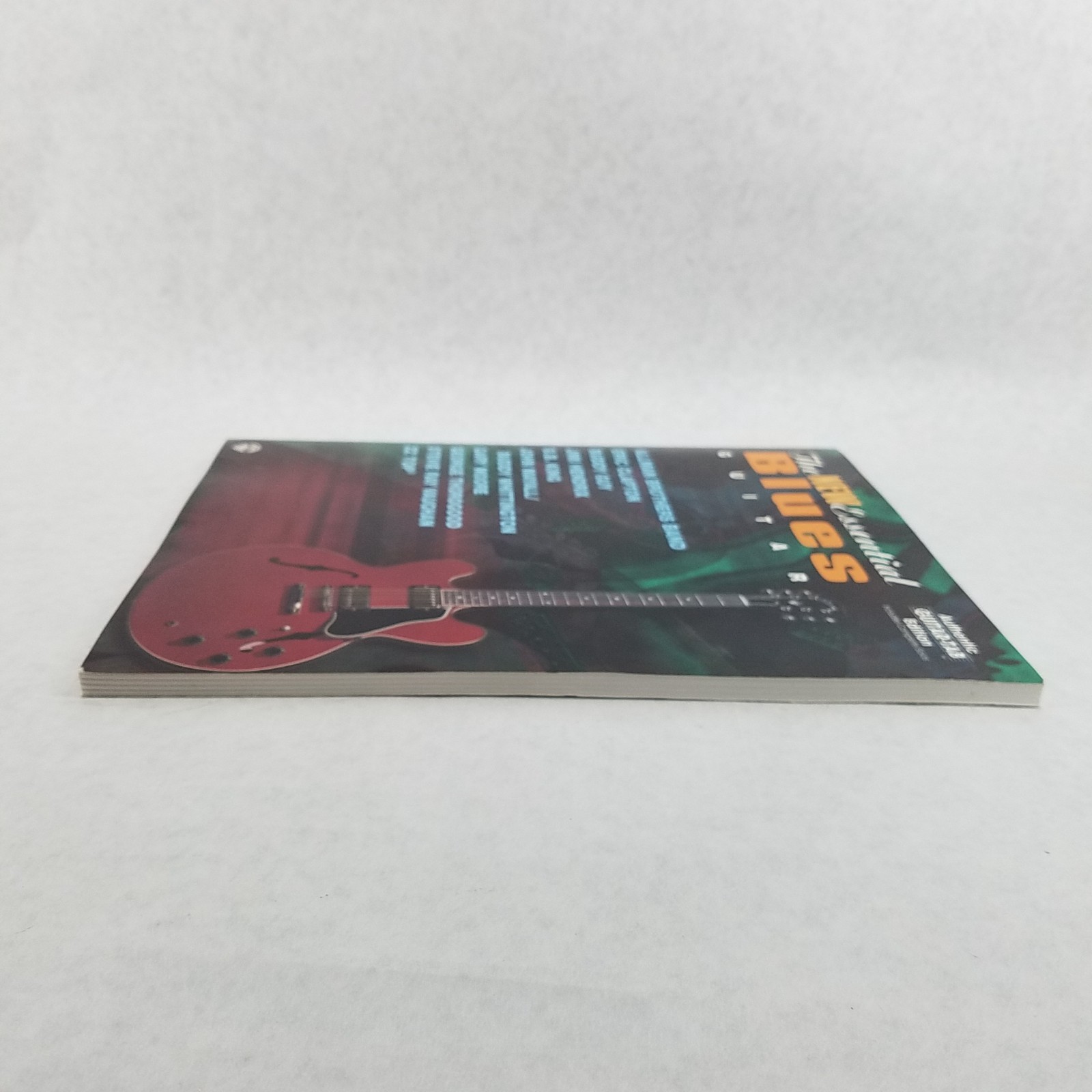 The New Essential Blues Guitar: Authentic Guitar TAB Edition – EXCELLENT COND!