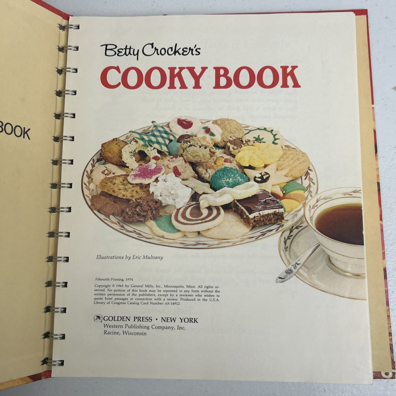 VTG BETTY CROCKER’S COOKY BOOK~1974~15th Printing~156 PAGES~SPIRAL BINDER