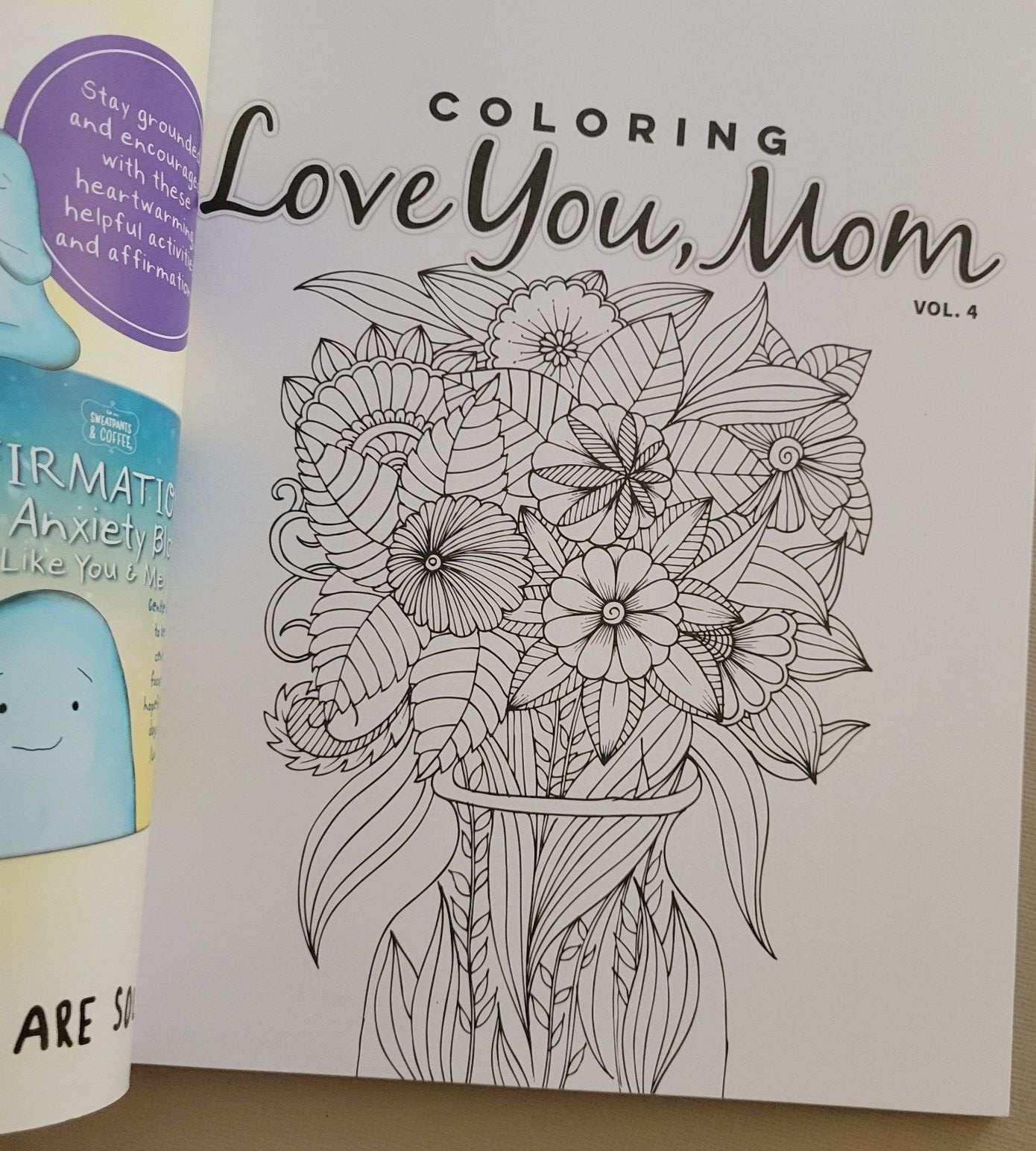 LOVE YOU MOM ADULT COLORING BOOK – 2022 TOPIX MEDIA – 47 FESTIVE COLORING PAGES