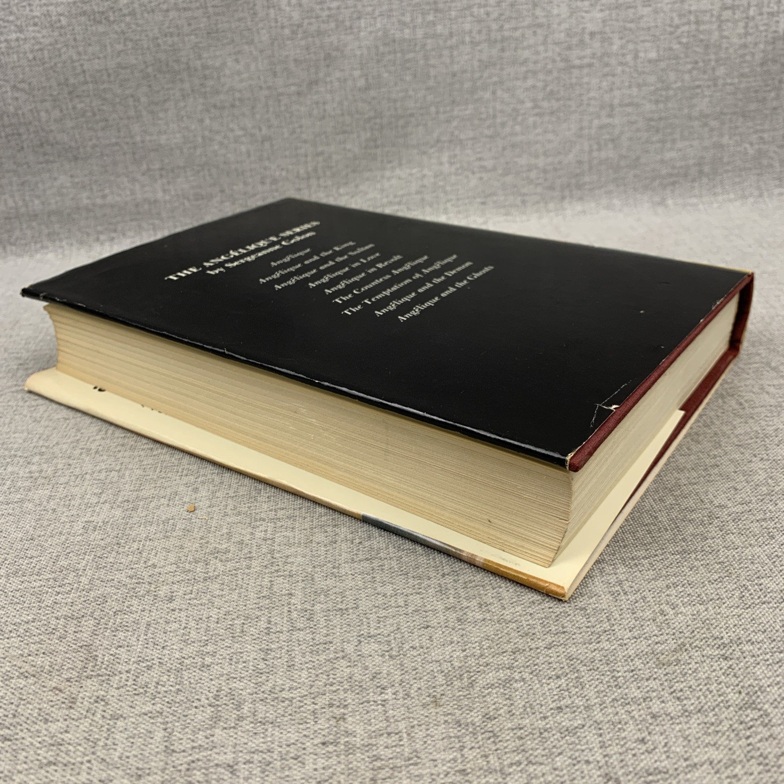 Angelique and the Ghosts Sergeanne Golon 1978 1st edition Hardcover Dust Jacket