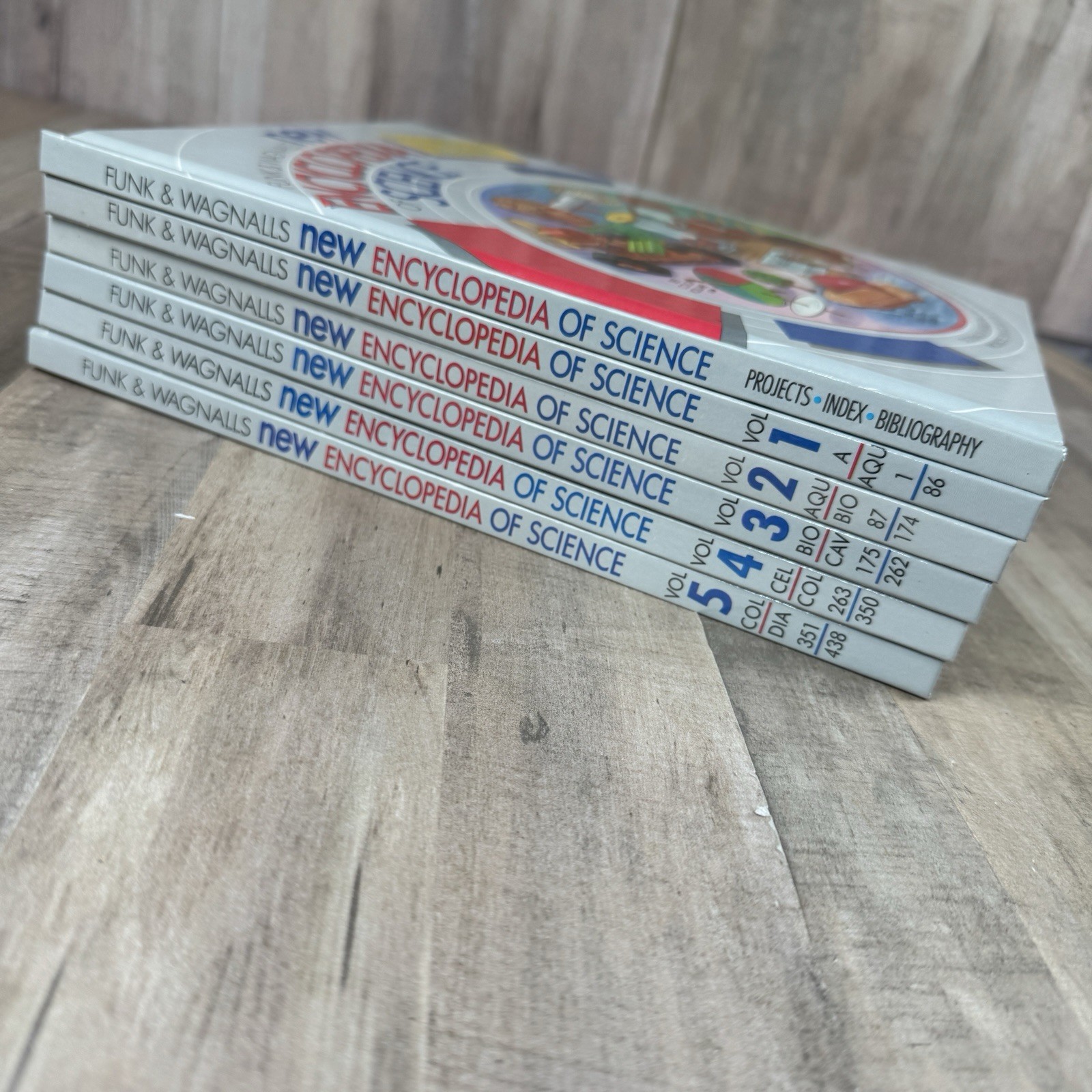 1986 Funk And Wagnalls New Encyclopedia Of Science Volumes 1-5 Projects index