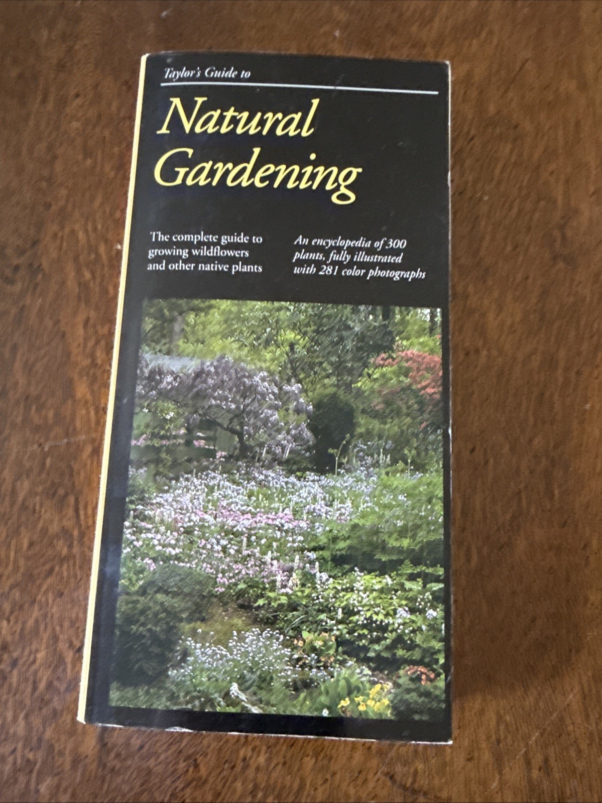 Taylor’s Guide to Natural Gardening (Taylor’s Weekend Gardening Guides) Holmes,