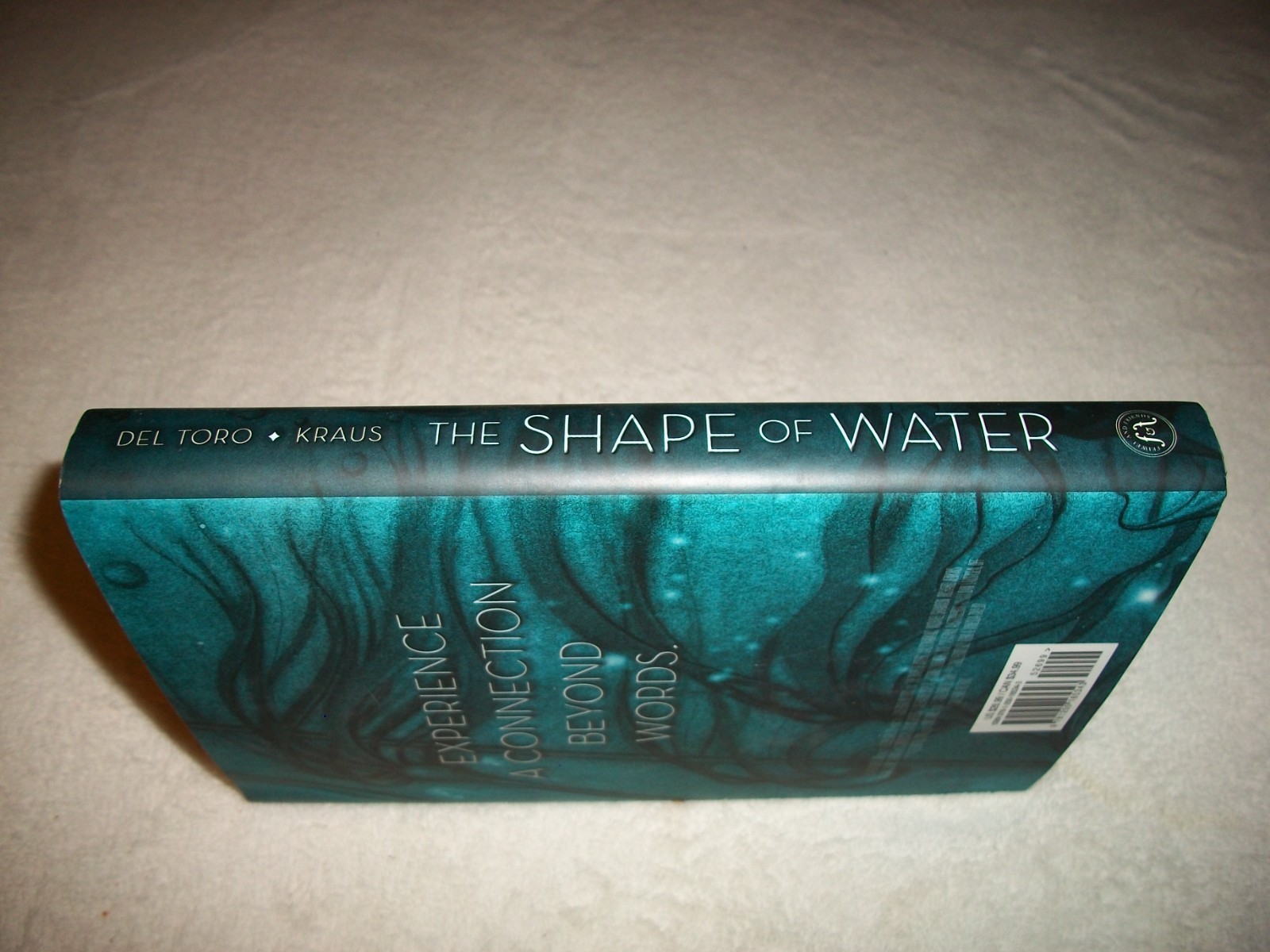 THE SHAPE OF WATER HARDCOVER BY GUILLERMO DEL TORO & DANIEL KRAUS! FREE SHIP!