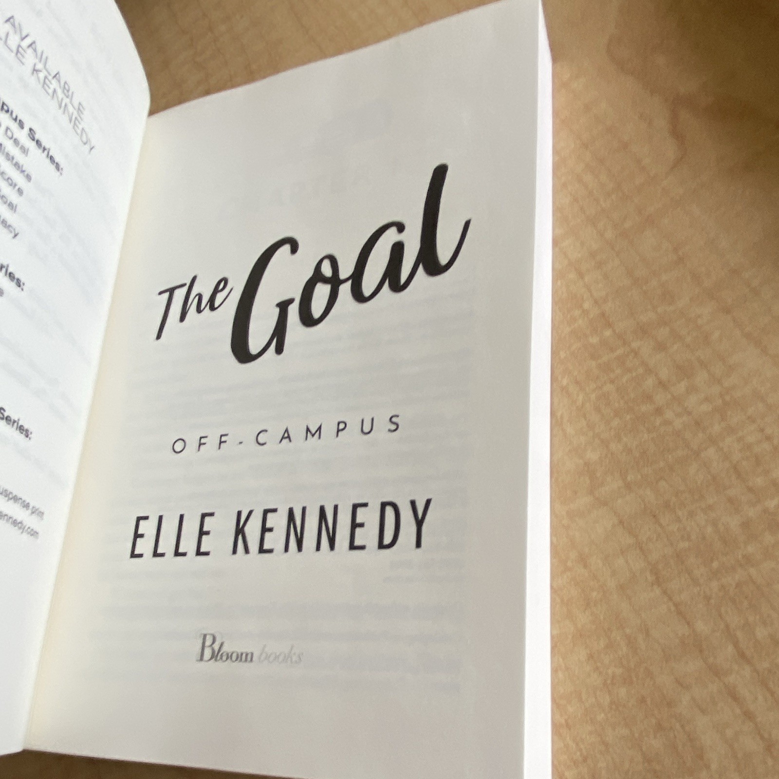The Goal (Off-Campus) by Elle Kennedy, Bloom Books, YA Fiction Novel, PB