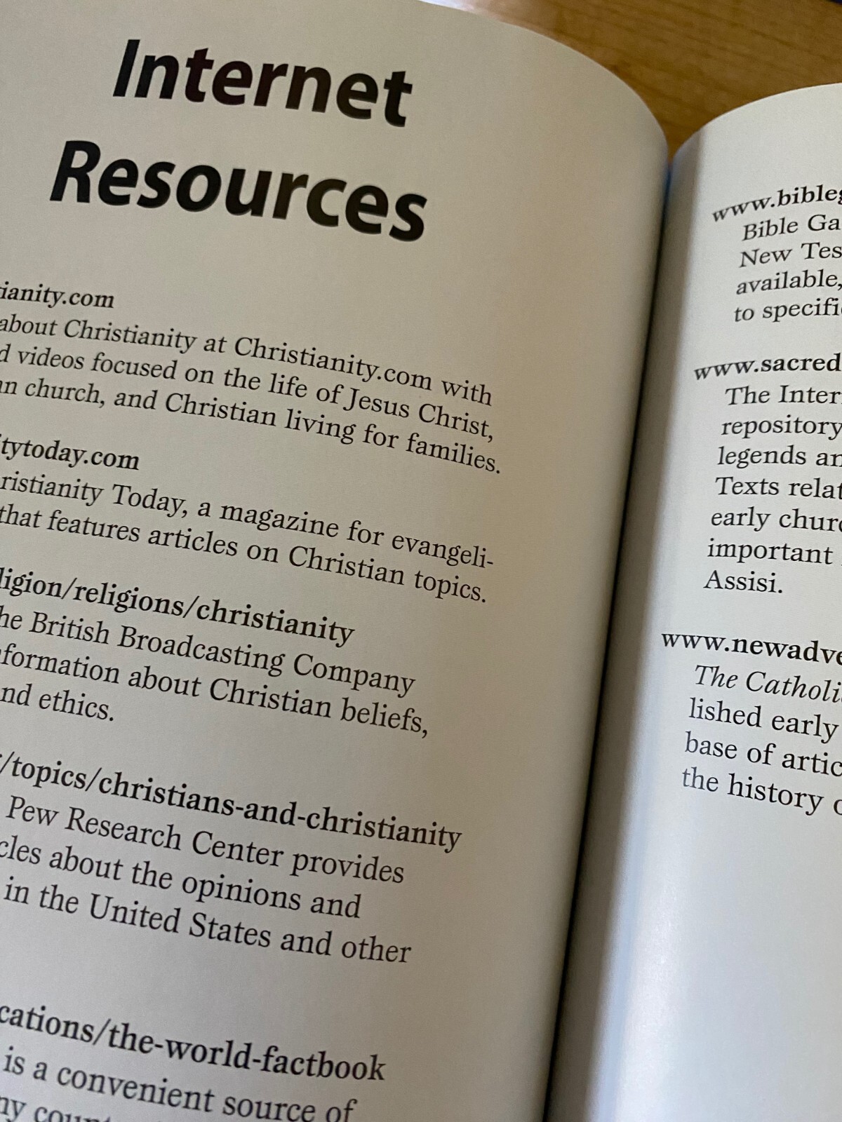 Christianity (Major World Religions) – Library Binding By Bowen, Aaron LIKE NEW