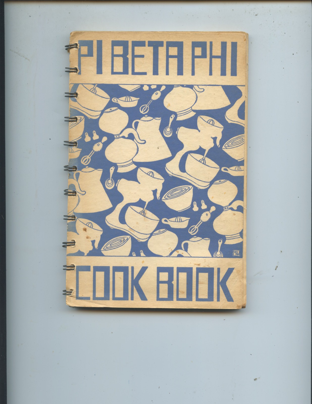 1952 „PI BETA PHI NATIONAL FRATERNITY“ COOK BOOK (128 PAGES, LOTS OF RECIPES)