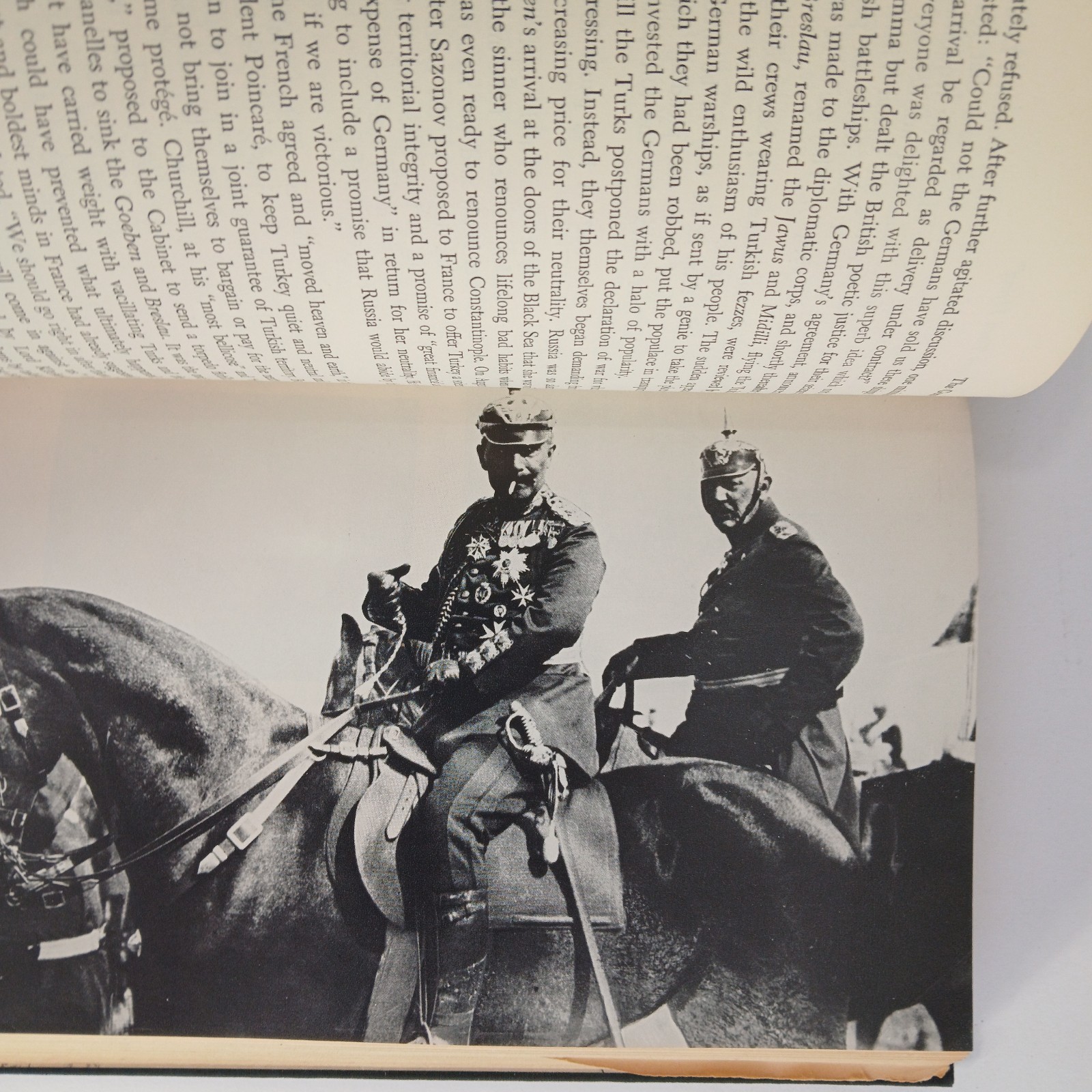 The Guns of August Barbara W. Tuchman Hardcover 1962 Macmillan Company Book Club
