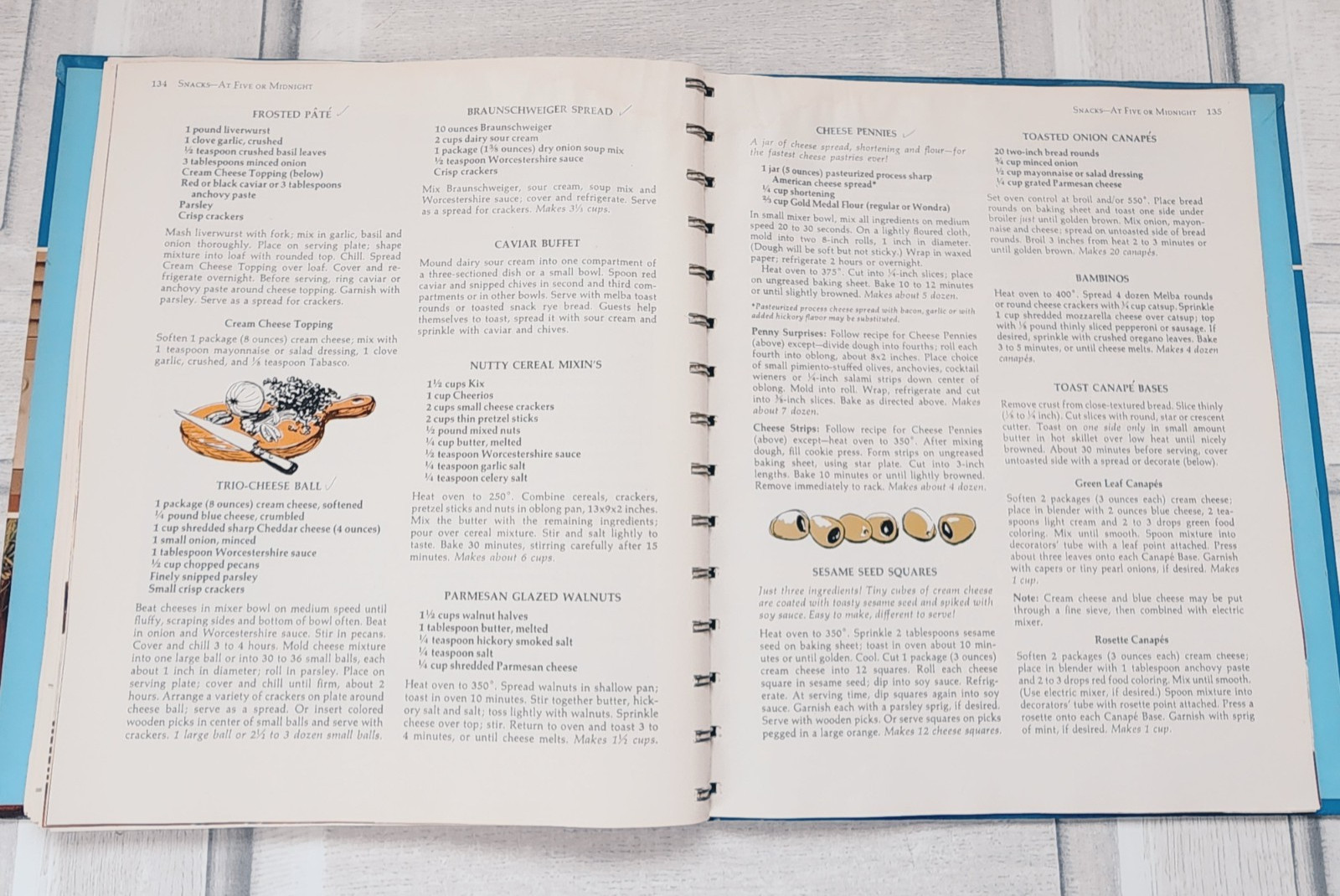 Betty Crocker Hostess cookbook 1970 illustrated & photos 168 pages variety menus